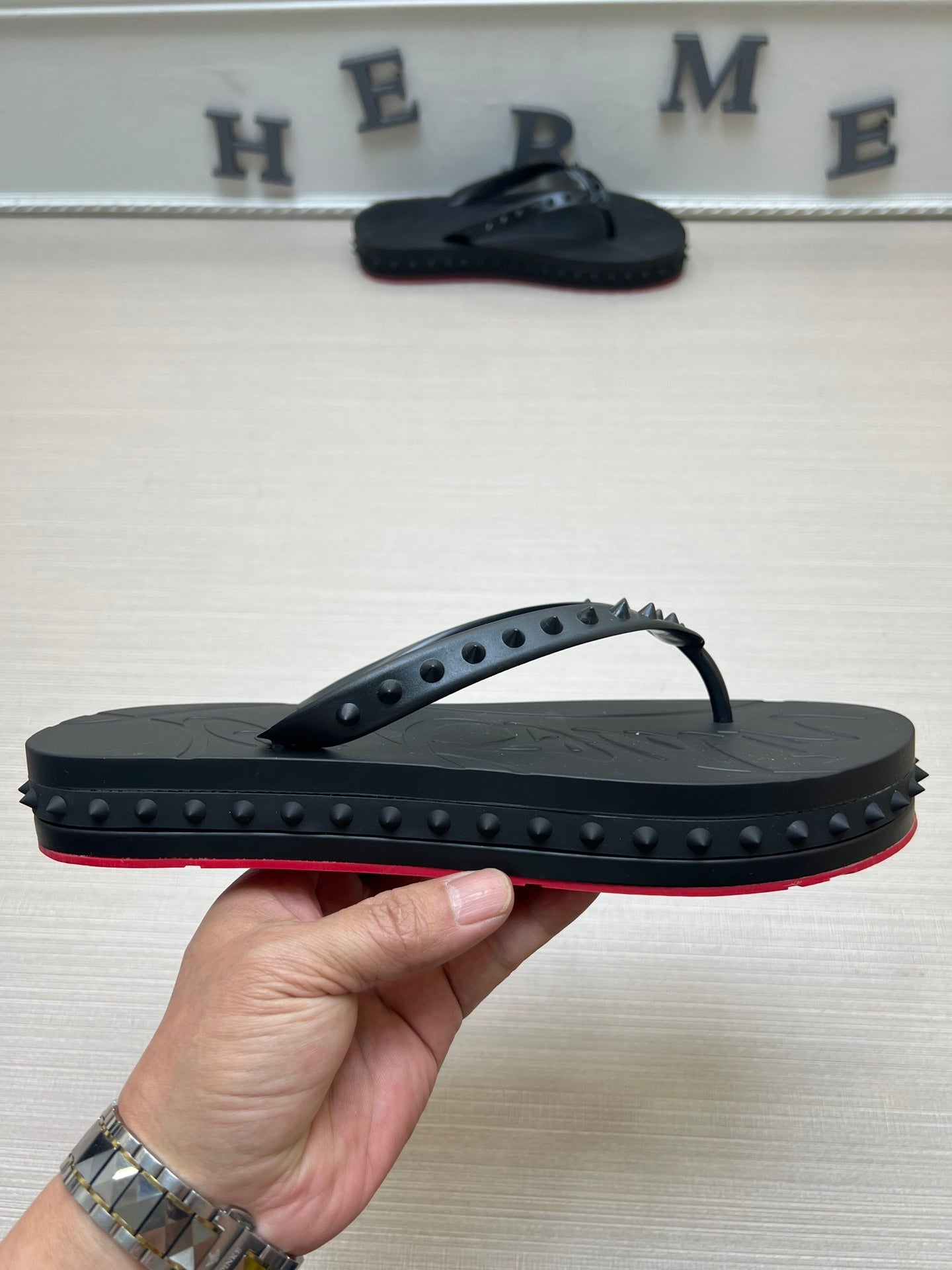 54A106ZDE Stylish slippers