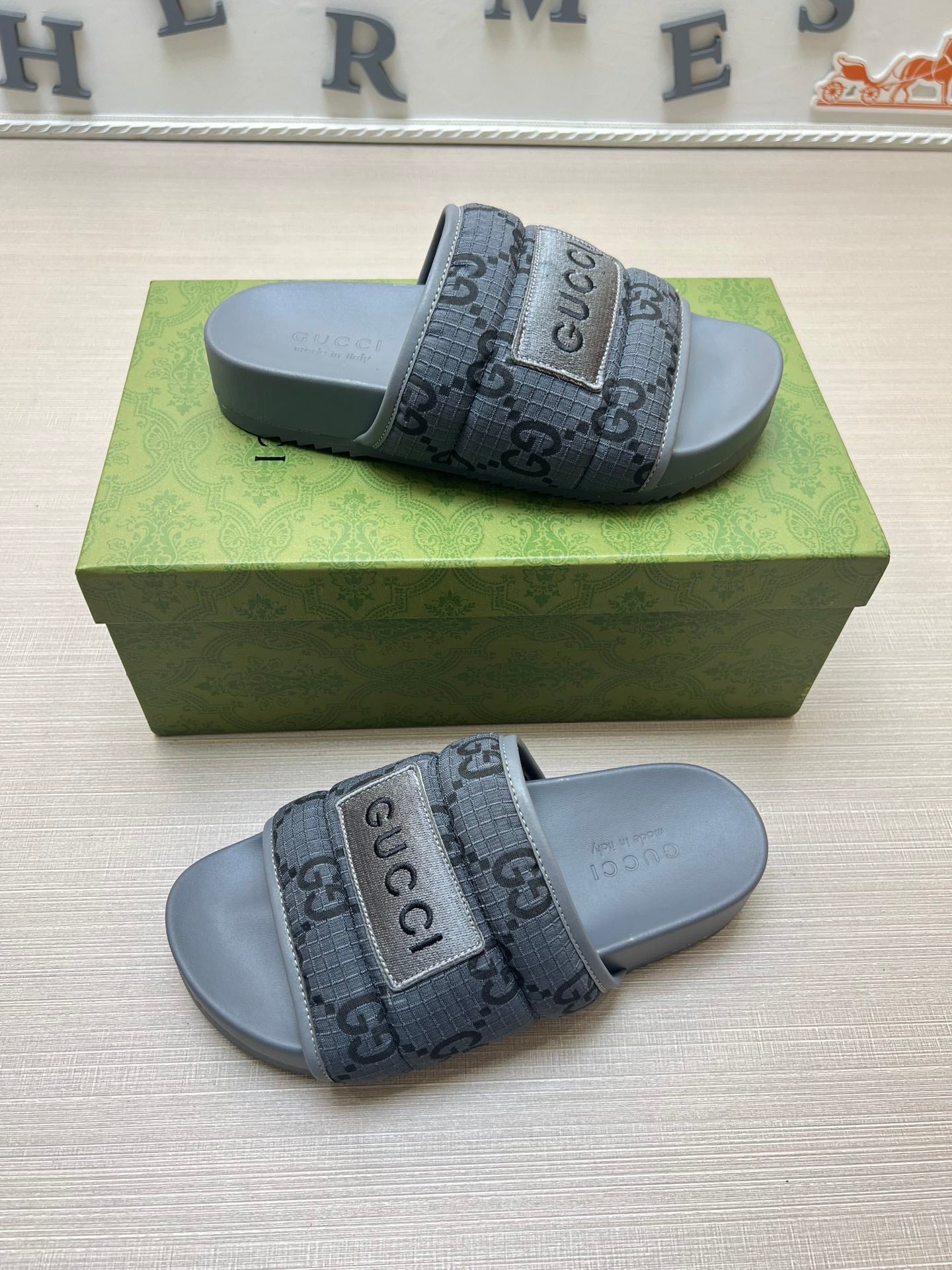54B49ZDE Stylish slippers