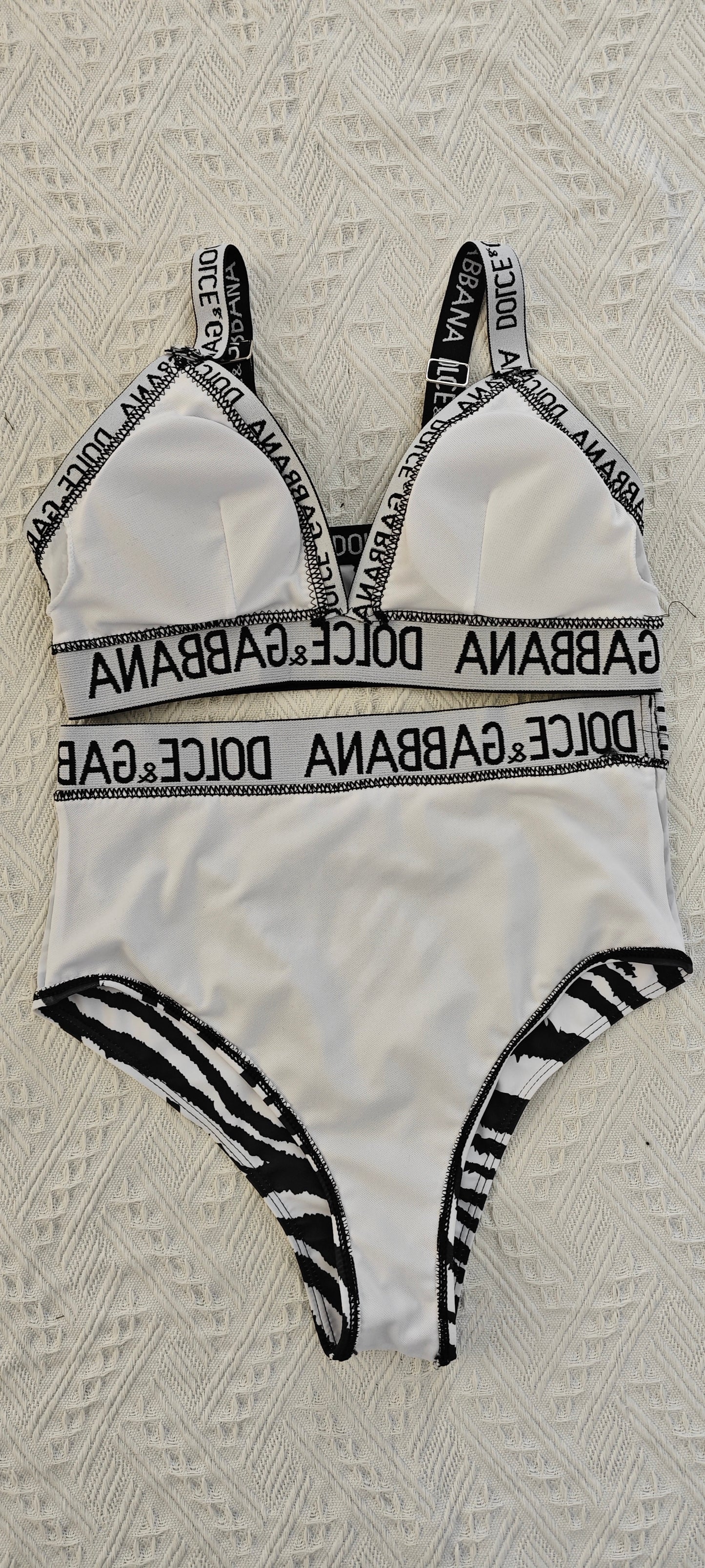 14A202YDE Stylish Bikini swimsuit