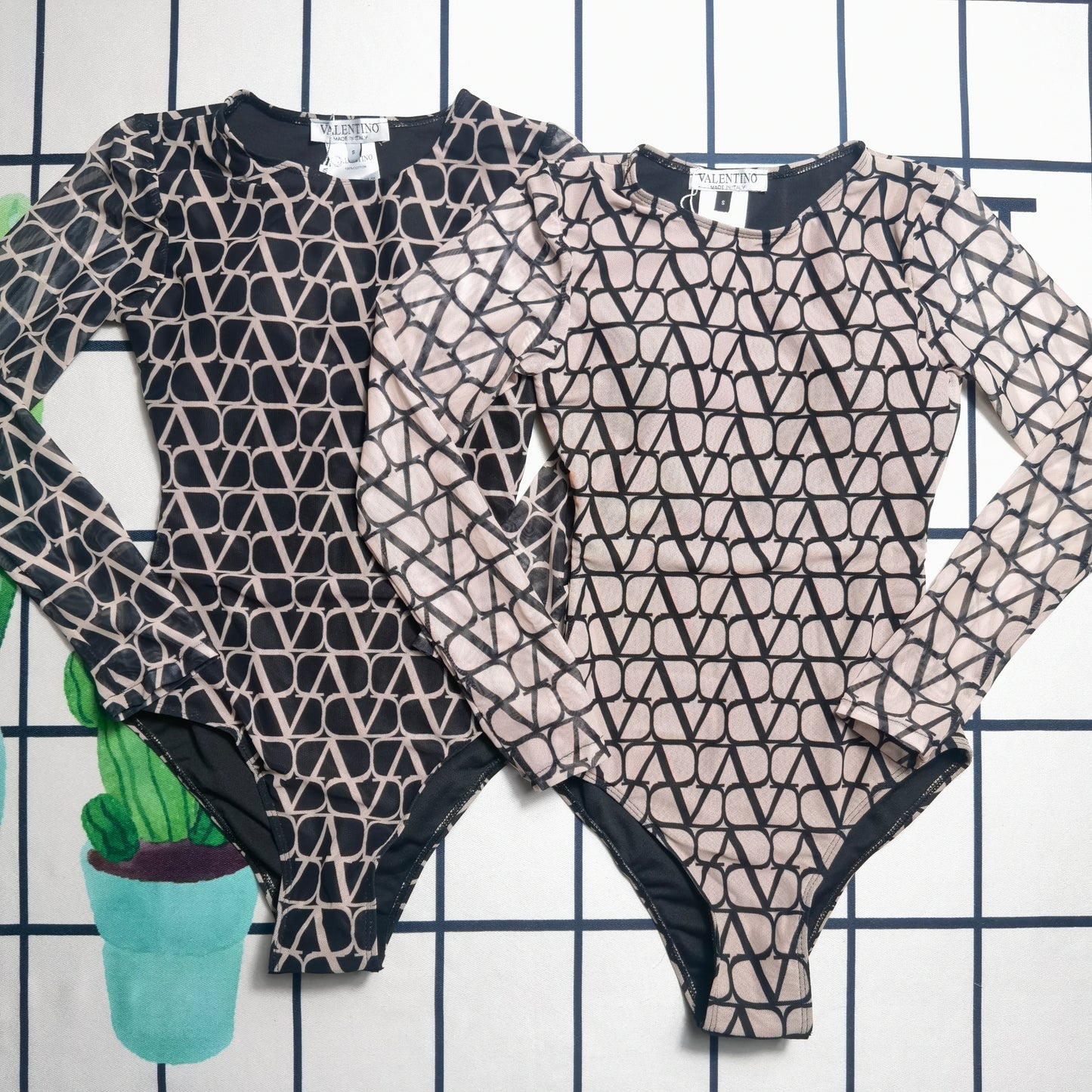 14VL19YDE Stylish Long sleeve swimsuit