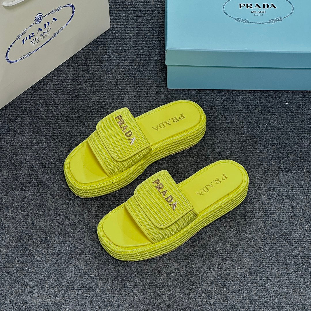 14PD24ZDE Stylish slippers