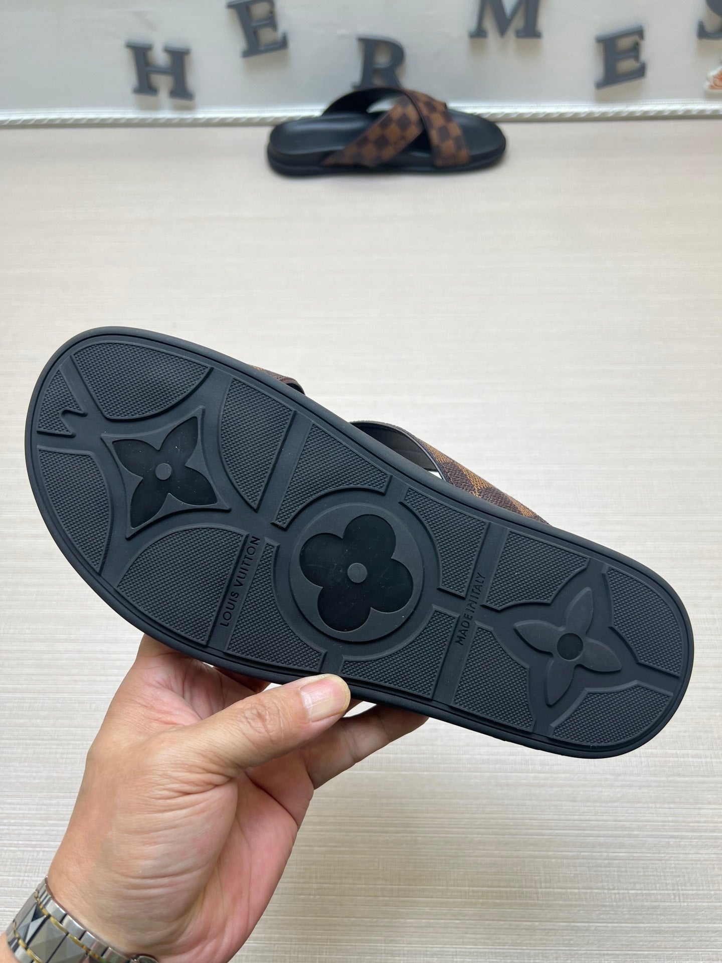 54E60ZDE Stylish slippers