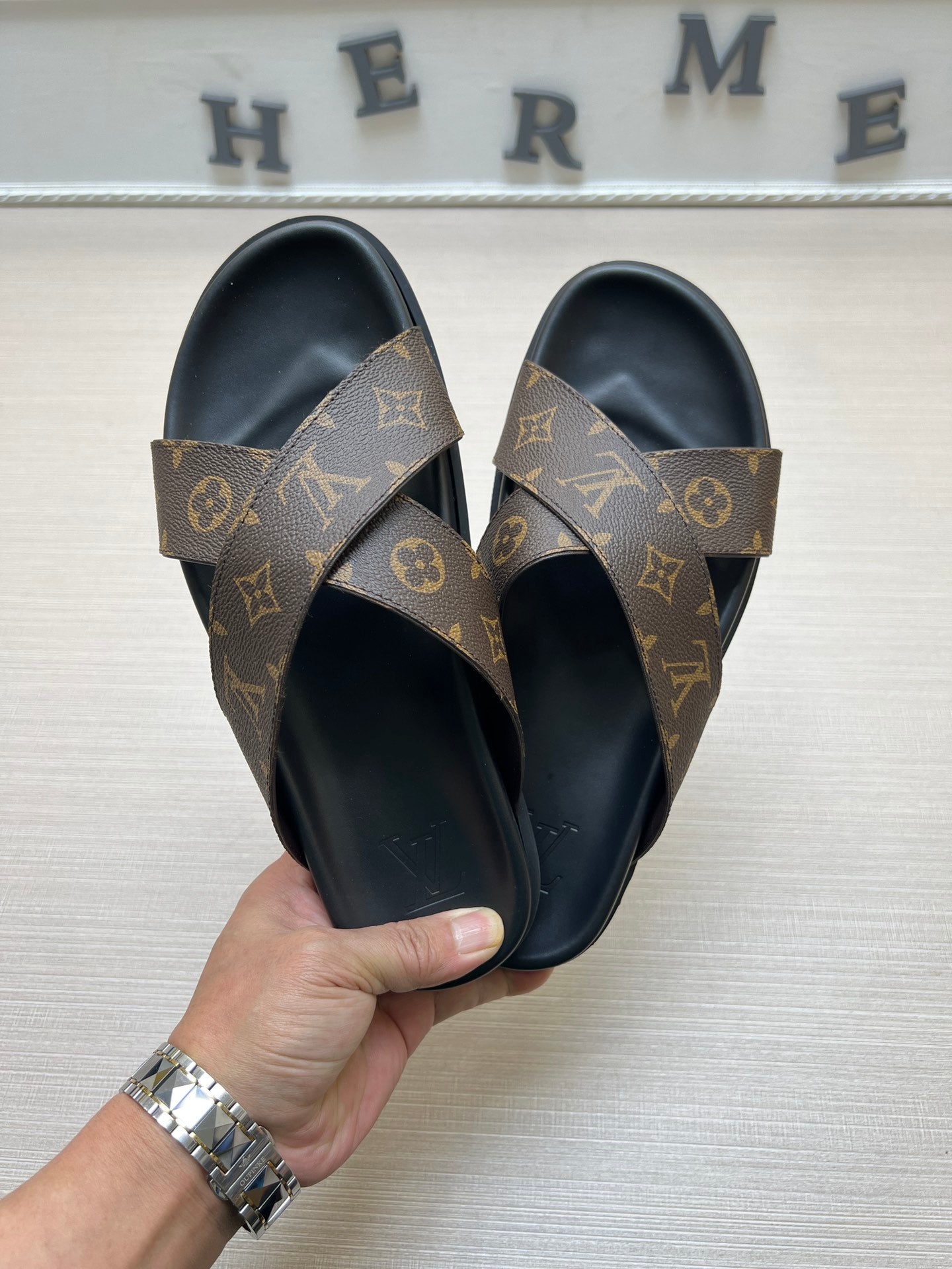 54E57ZDE Stylish slippers