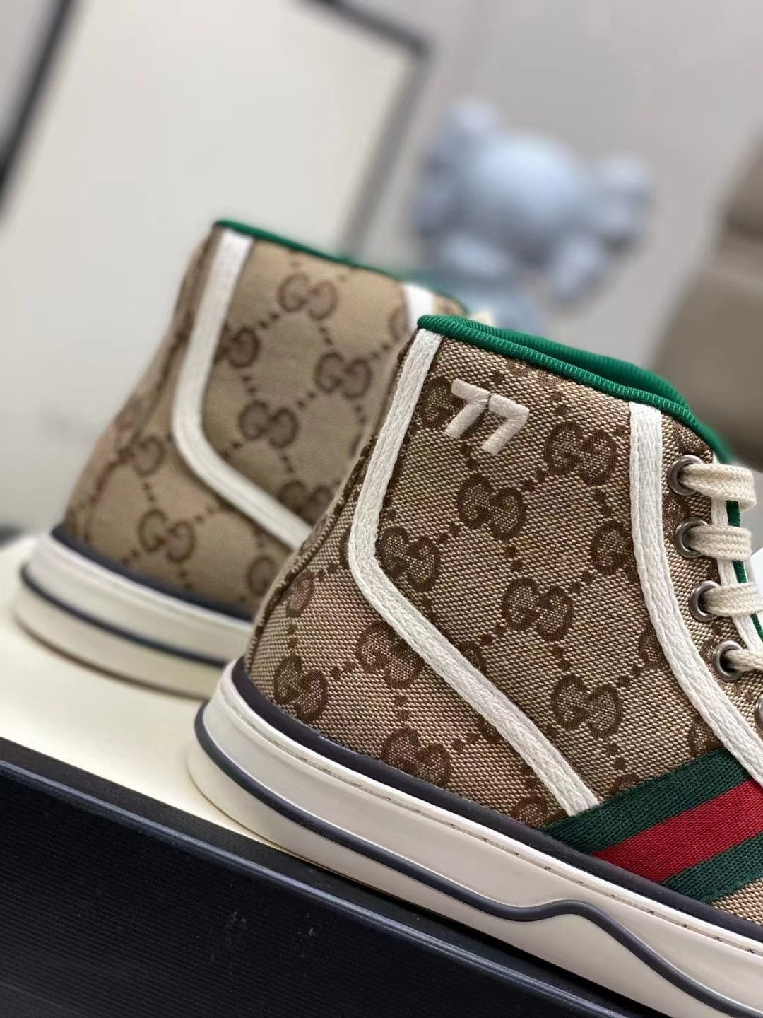 2YB47ZDE Stylish shoes