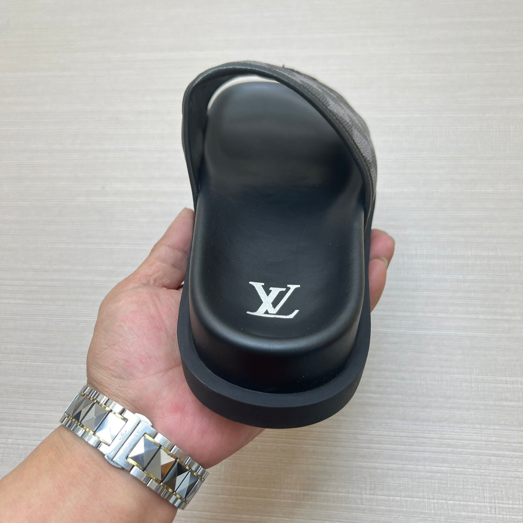54E2ZDE Stylish slippers