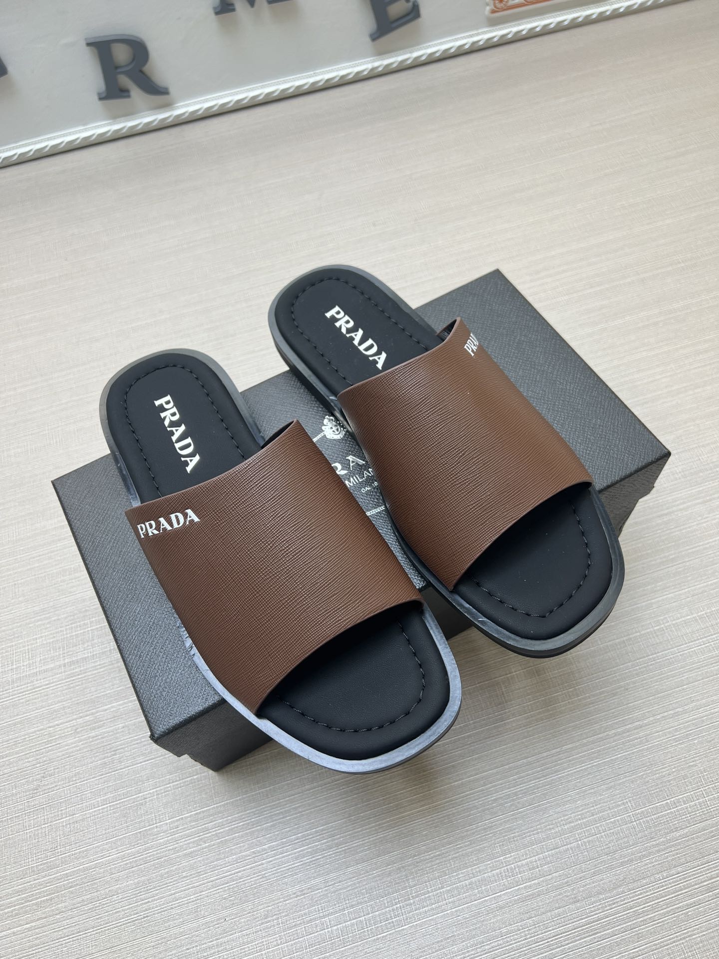 54PD76ZDE Stylish slippers