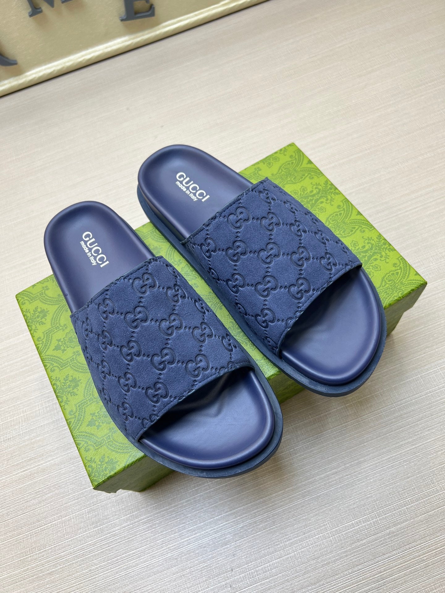 5QB15ZDE Stylish Slippers