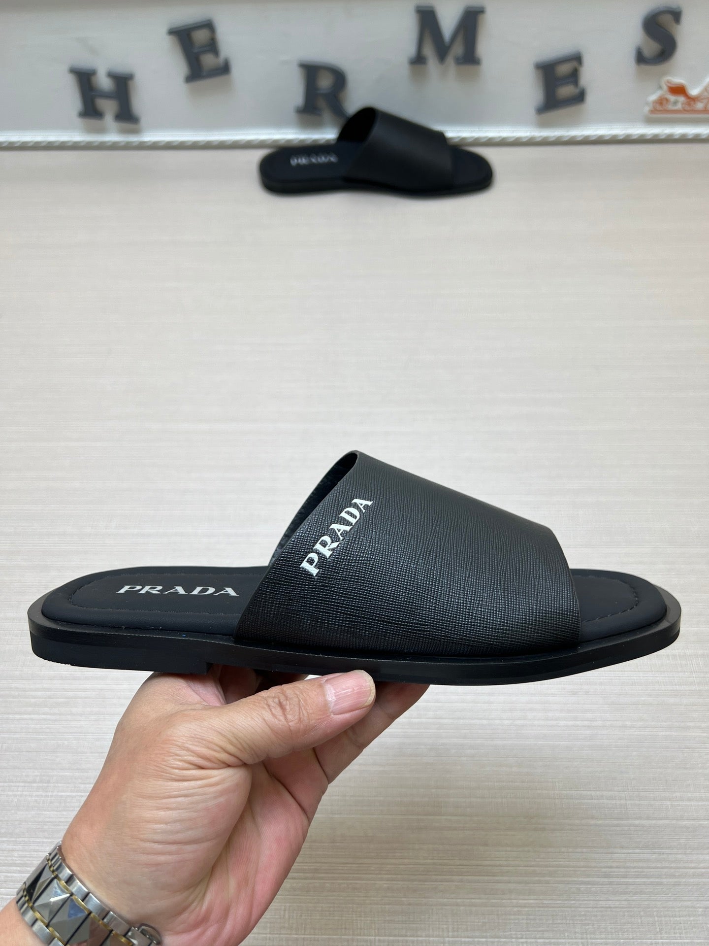 54PD72ZDE Stylish slippers