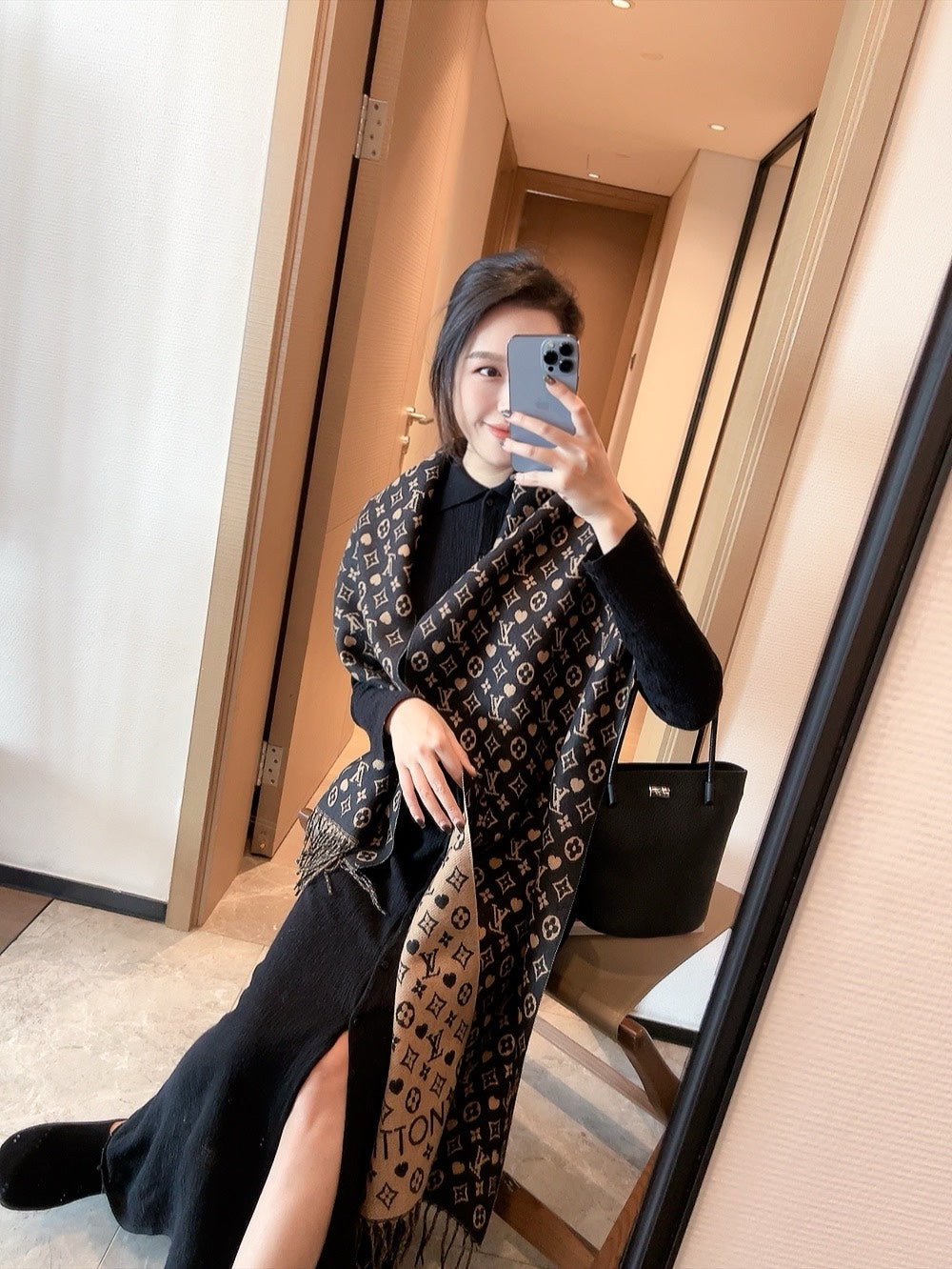 185ZE11WDE Stylish Winter Scarves