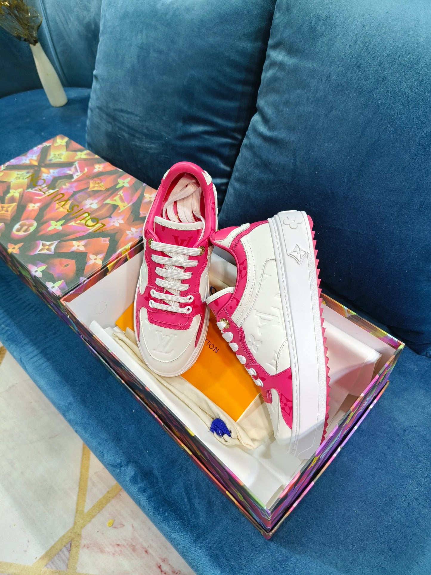 2YE45ZDE Stylish Sneakers