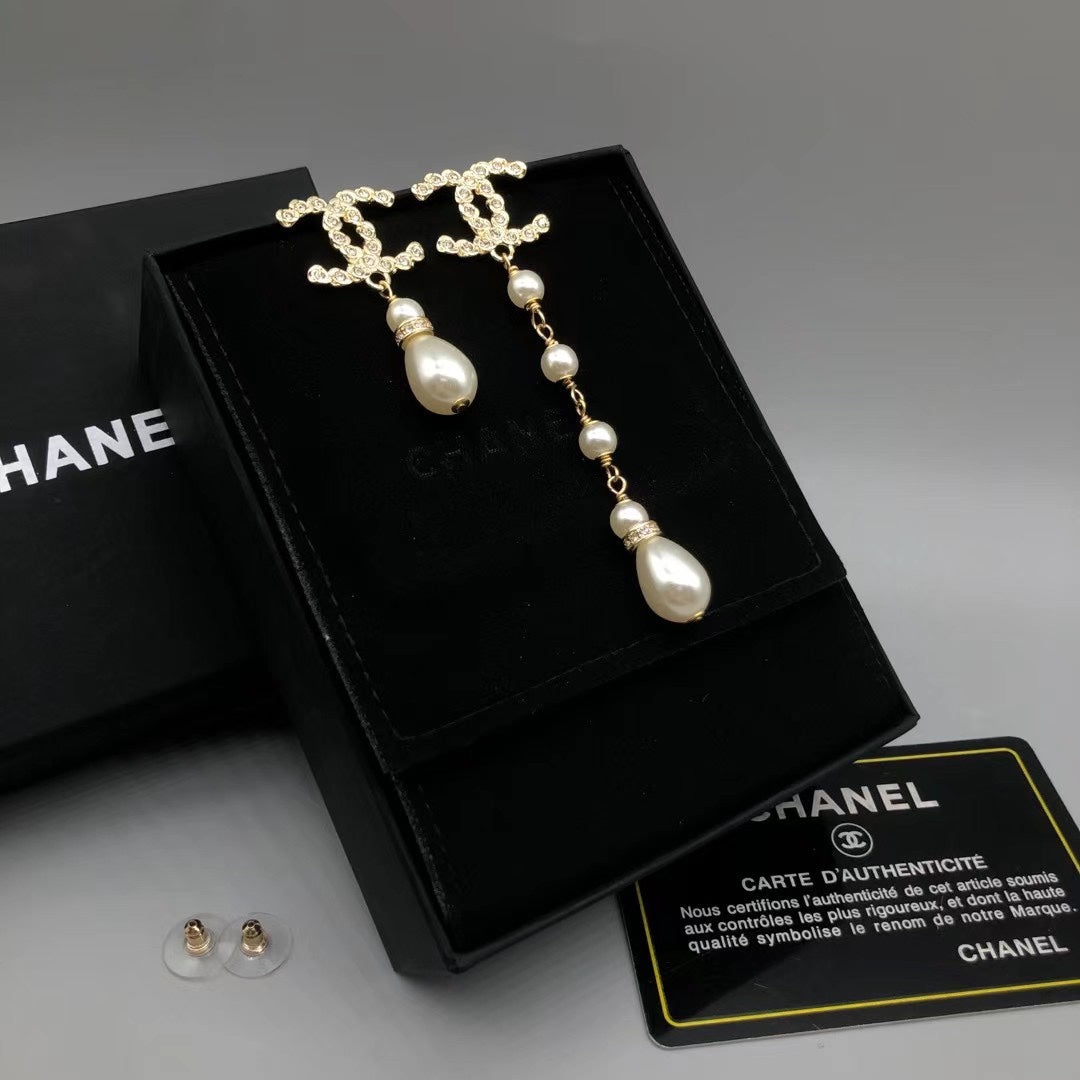 14C92EDE Stylish Earrings