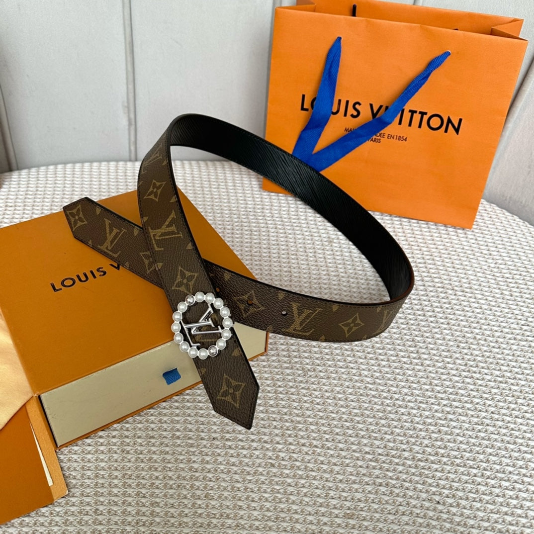 14E141PDE Stylish High quality belt With full package