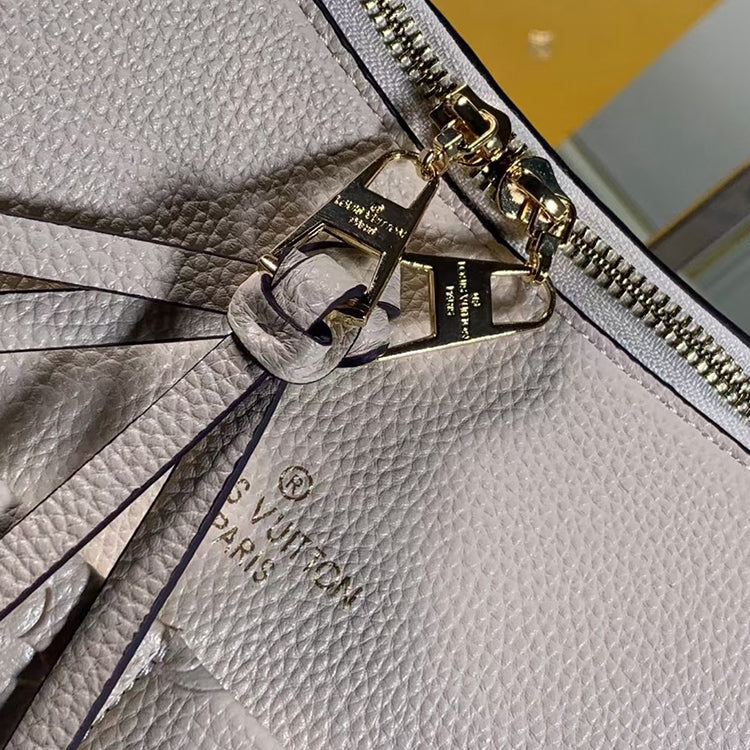 2E70BDE Stylish leather bag