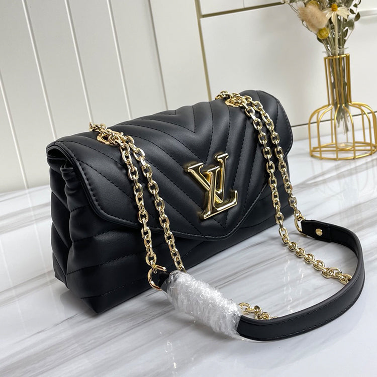 AE028BDE Stylish leather bag