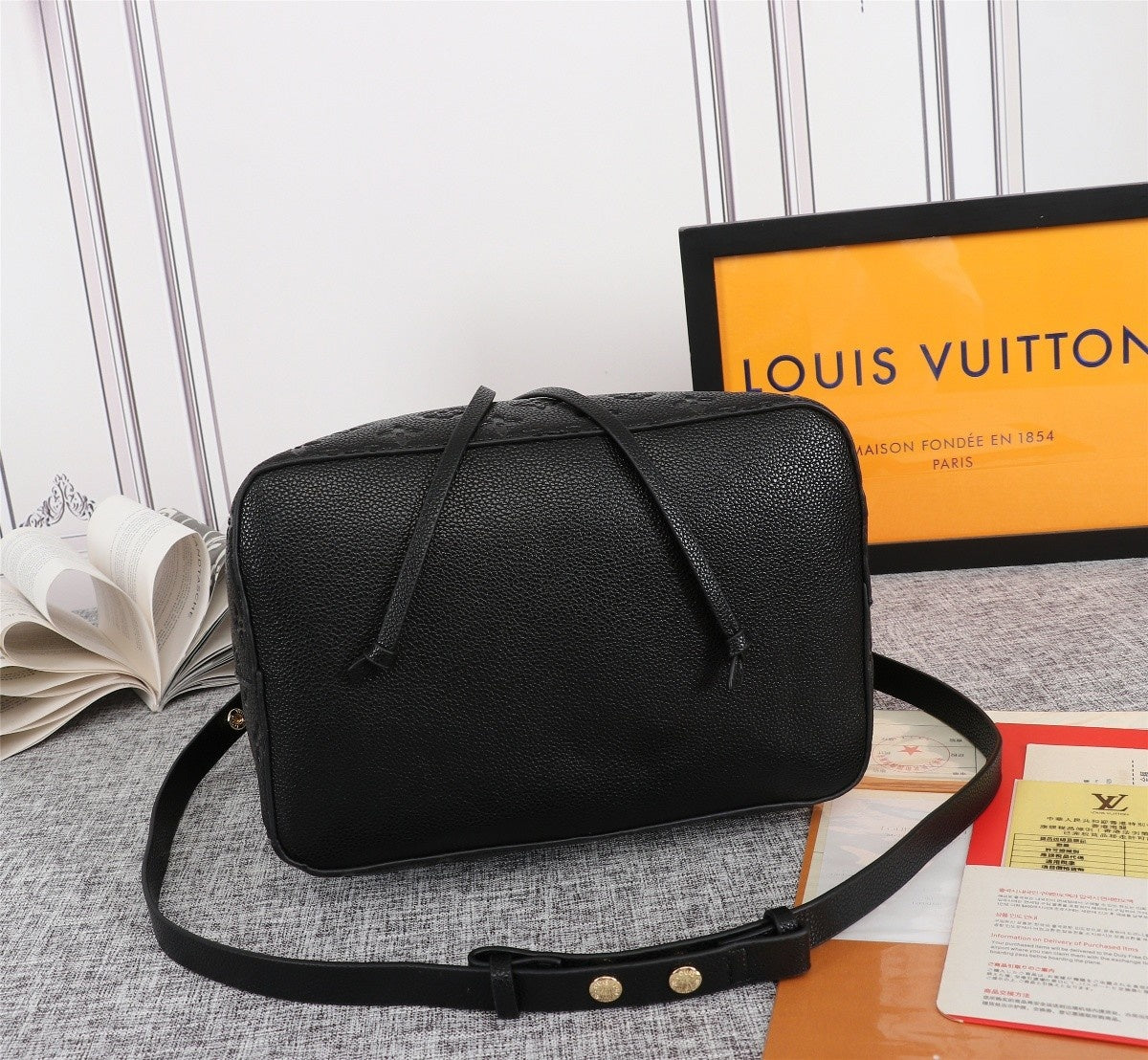 2XE60BDE Stylish leather bag