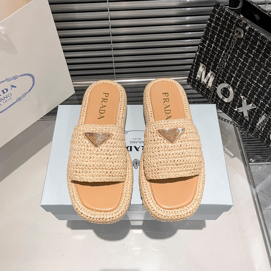 14PD21ZDE Stylish slippers