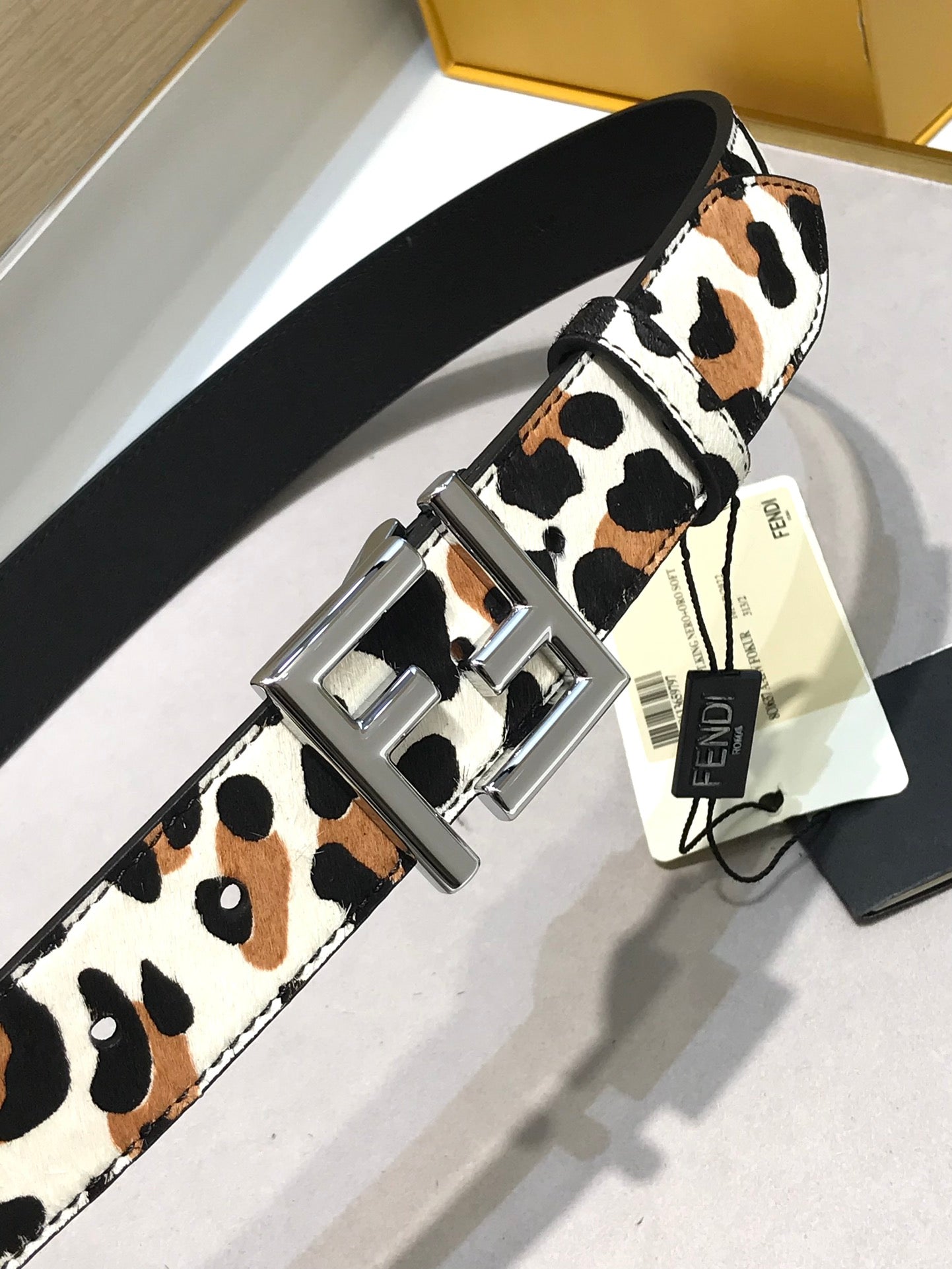 14F94PDE Stylish High quality belt With full package