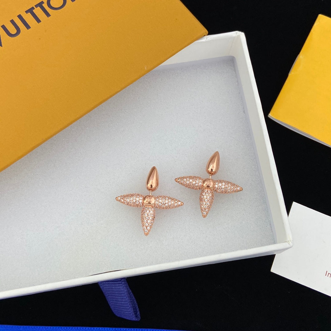 14E513EDE Stylish Earrings