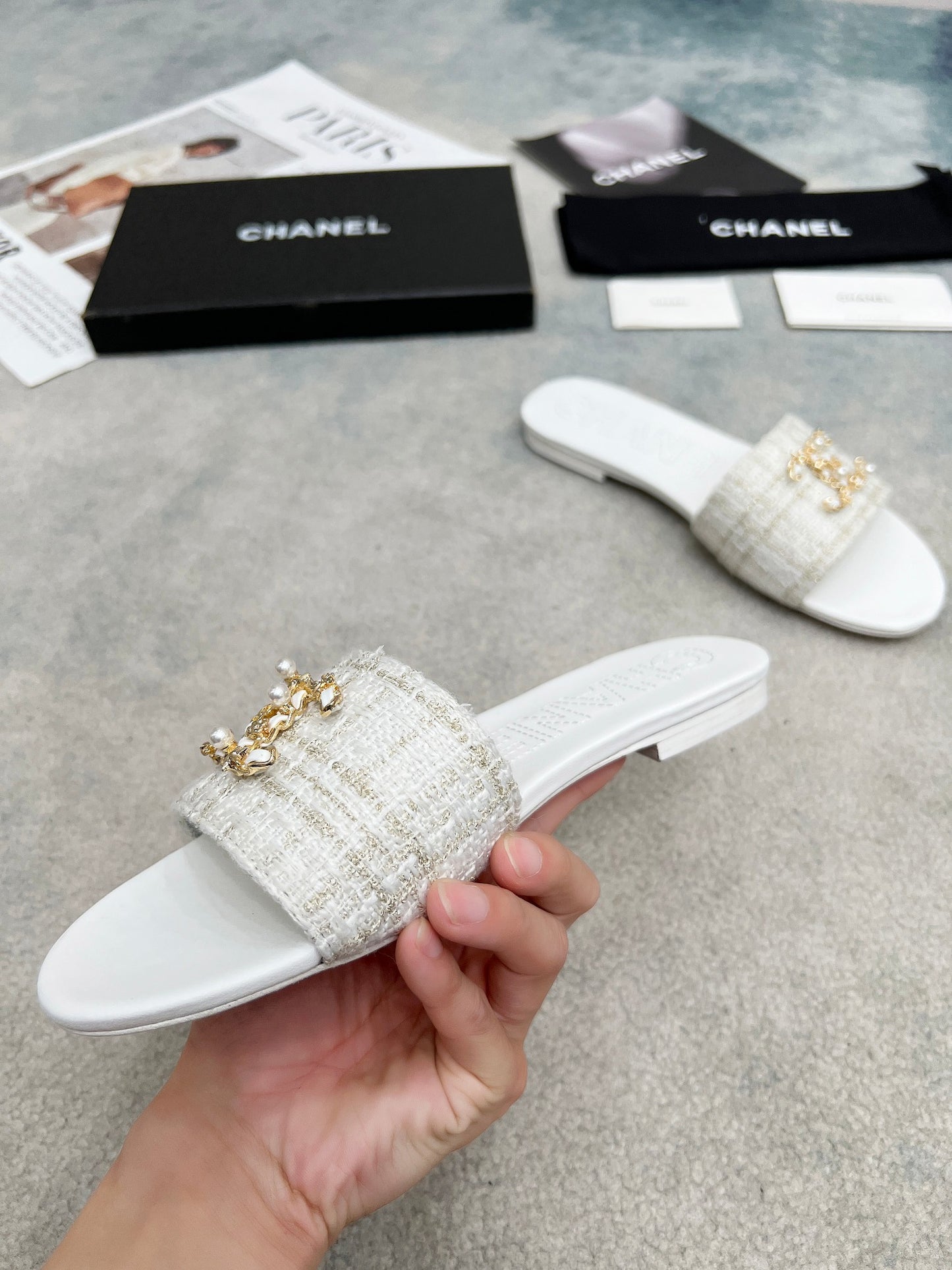 255QC21ZDE Stylish leather shoes