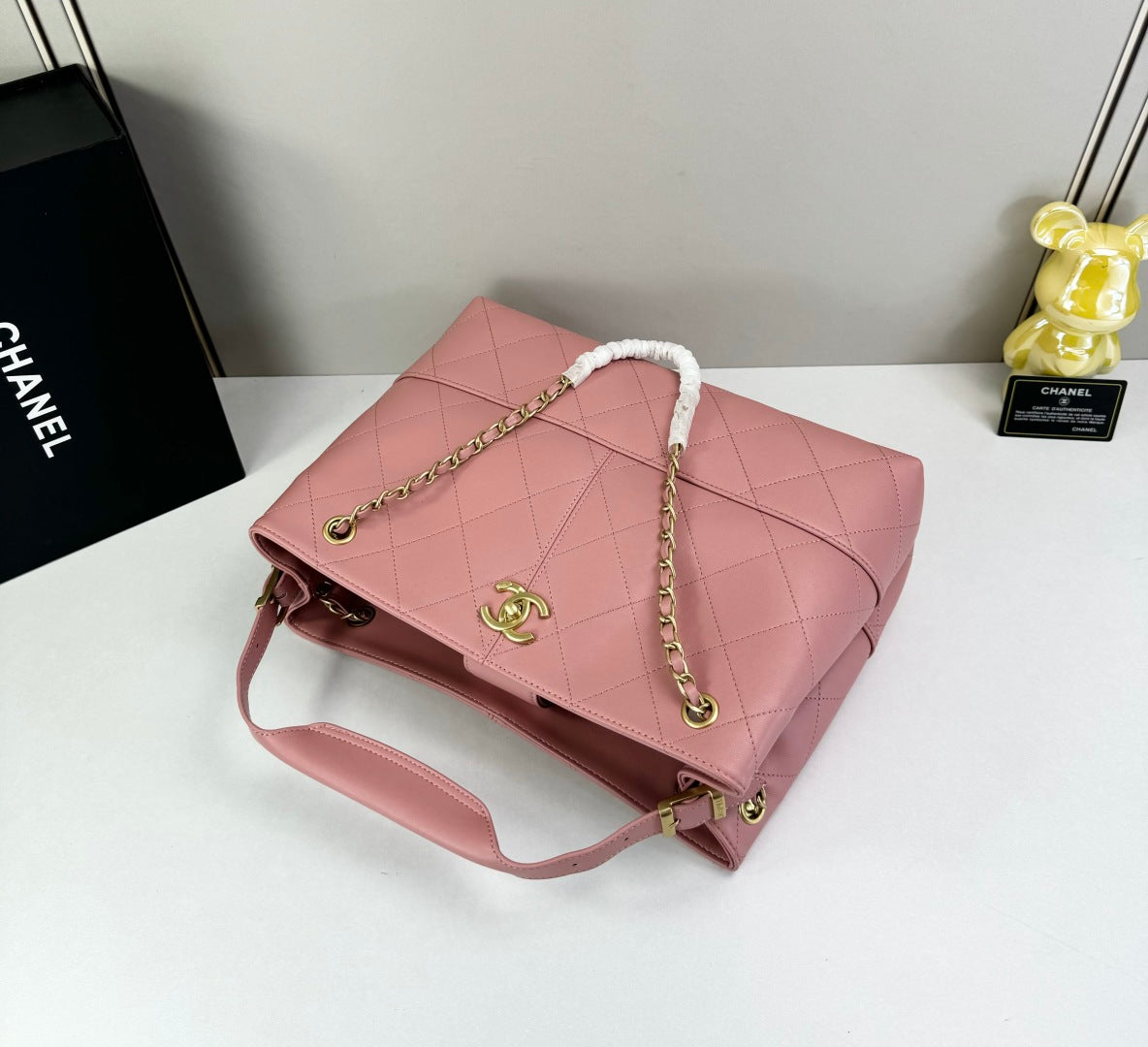 15RC64BDE Stylish leather bag