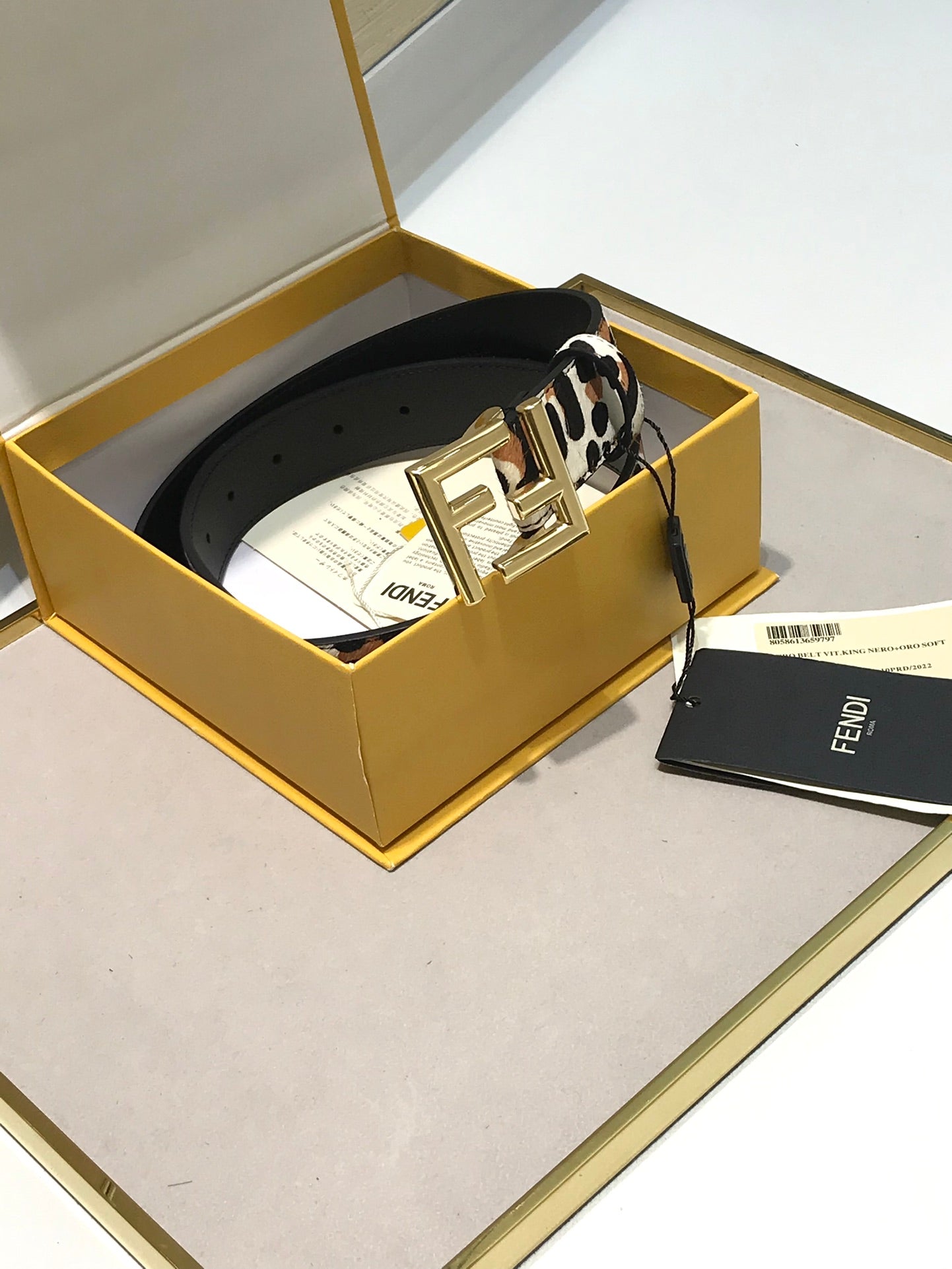 14F94PDE Stylish High quality belt With full package