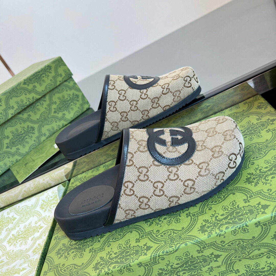 2YB26ZDE Stylish Slippers