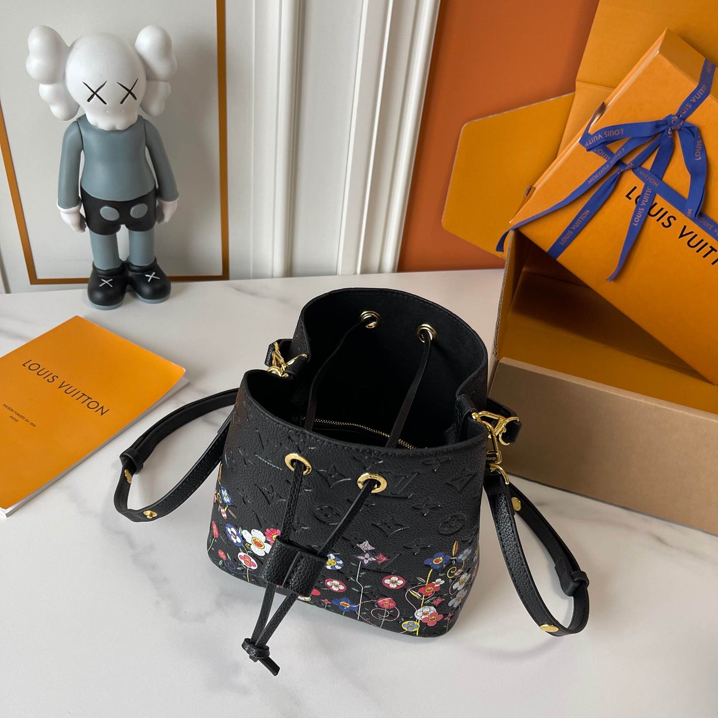 15RE33BDE Stylish leather bag