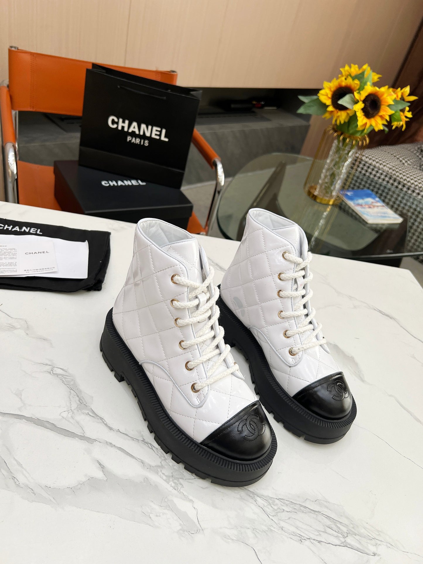 3LC4ZDE Stylish boots