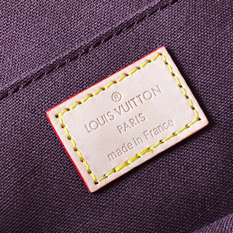 AE103BDE Stylish leather bag