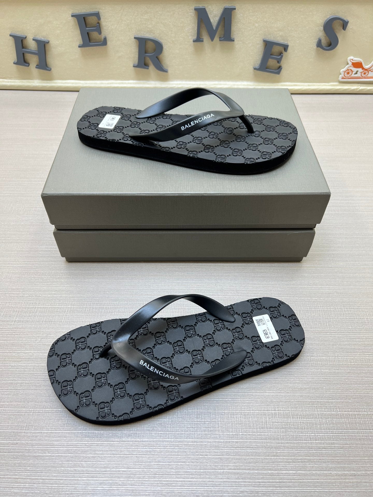 5QB16ZDE Stylish Slippers