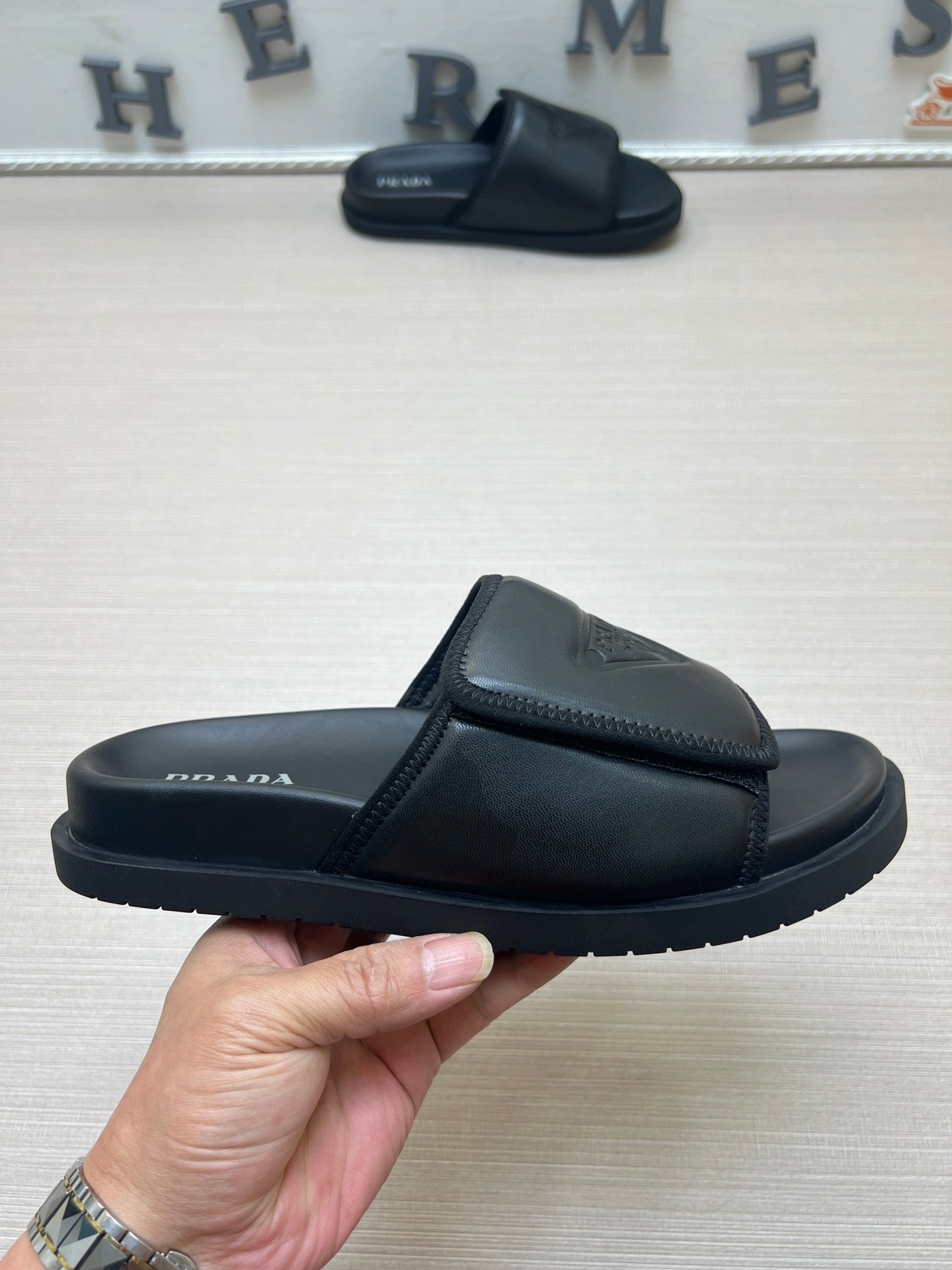 54PD6ZDE Stylish slippers
