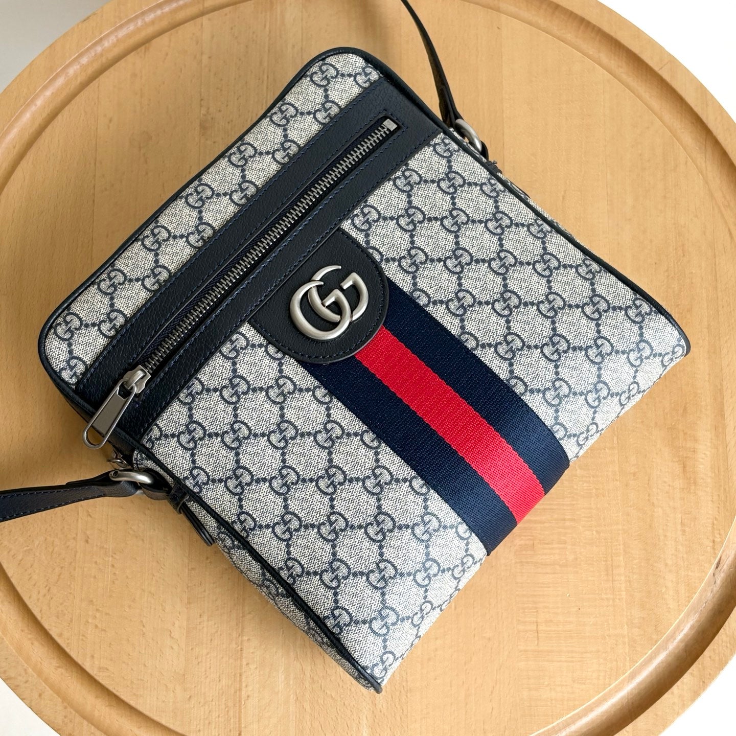 15RB43BDE Stylish leather bag