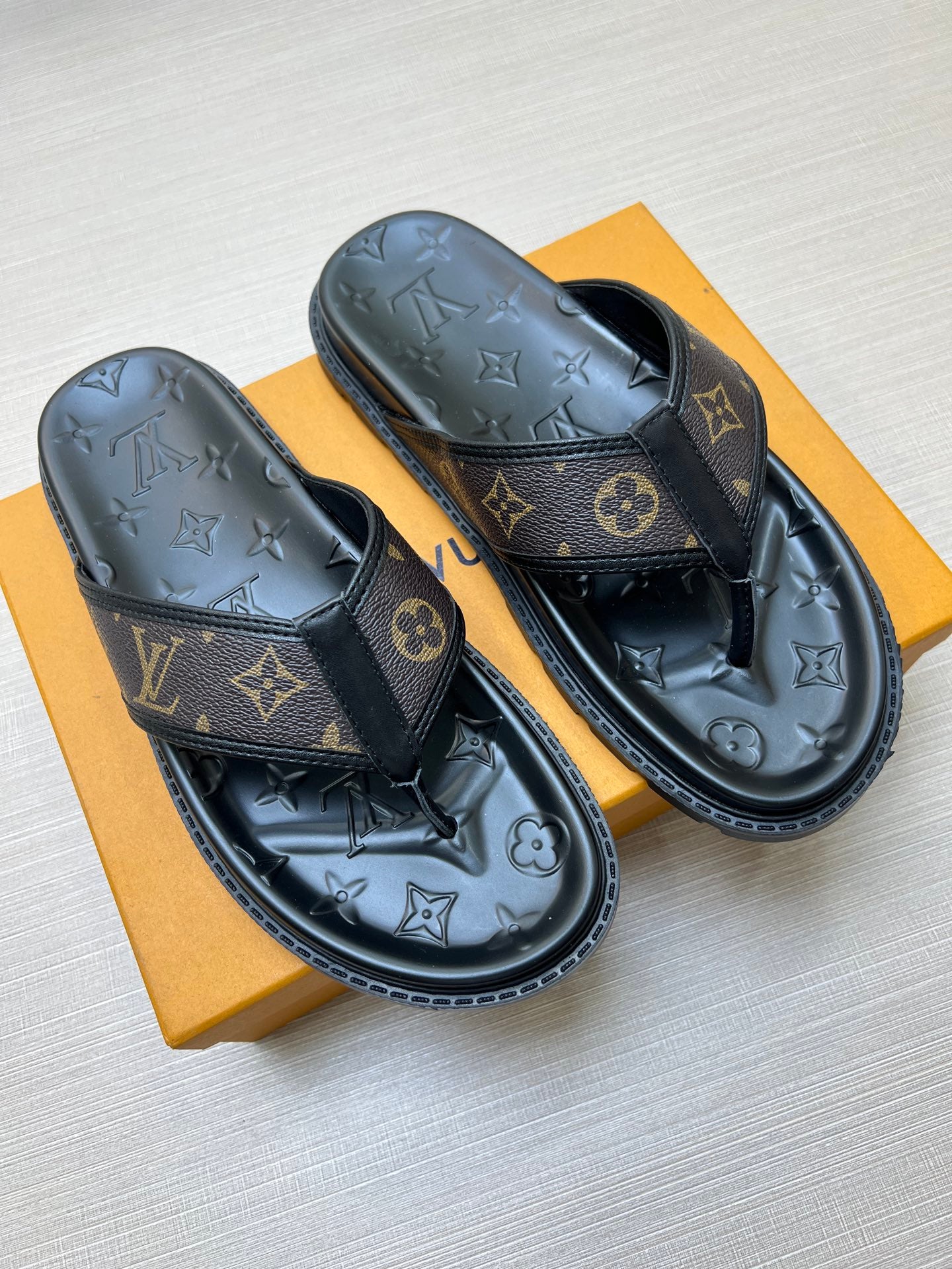 535ZE303ZDE Stylish Slippers