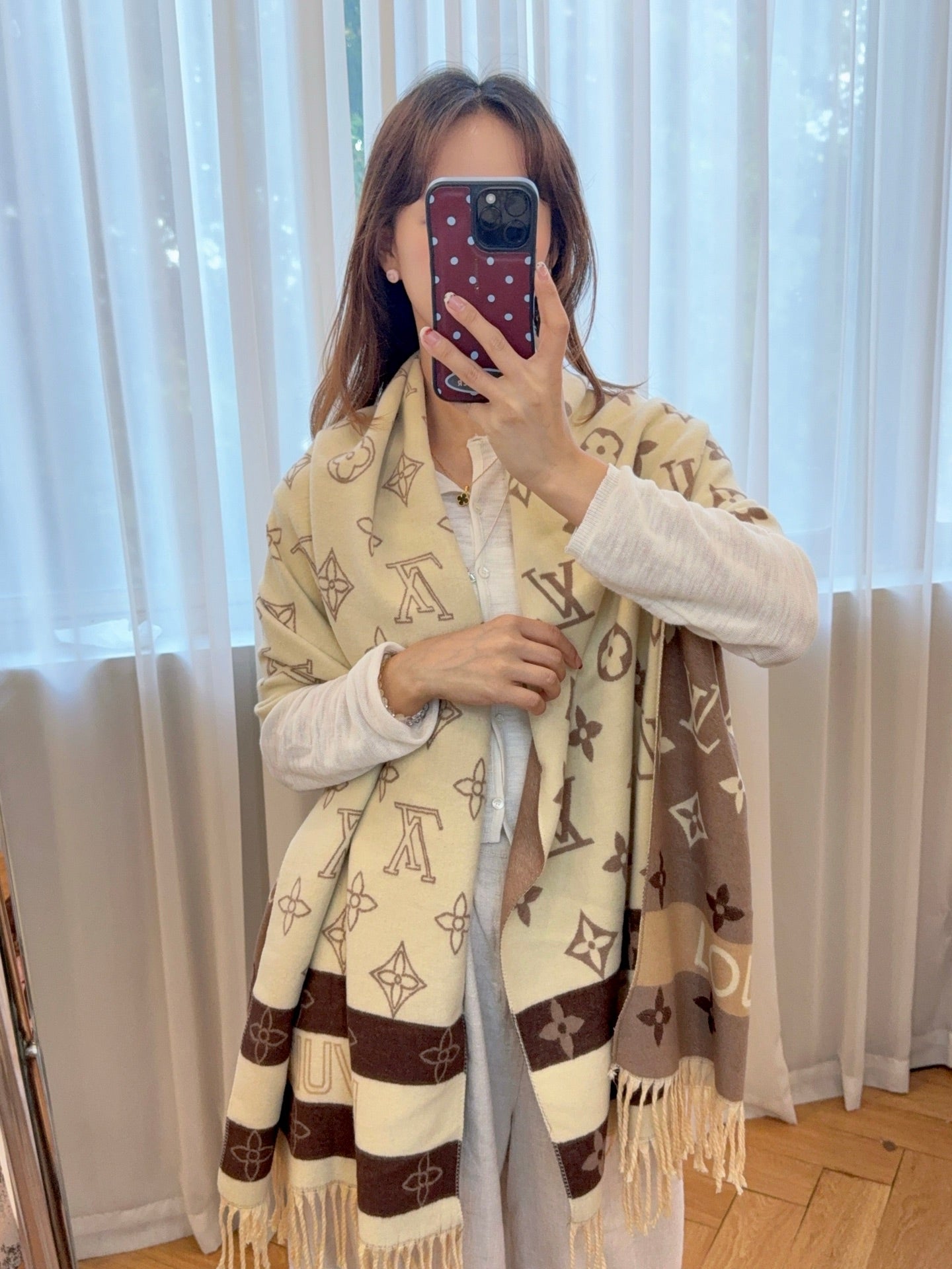 185ZE69WDE Stylish Winter Scarves