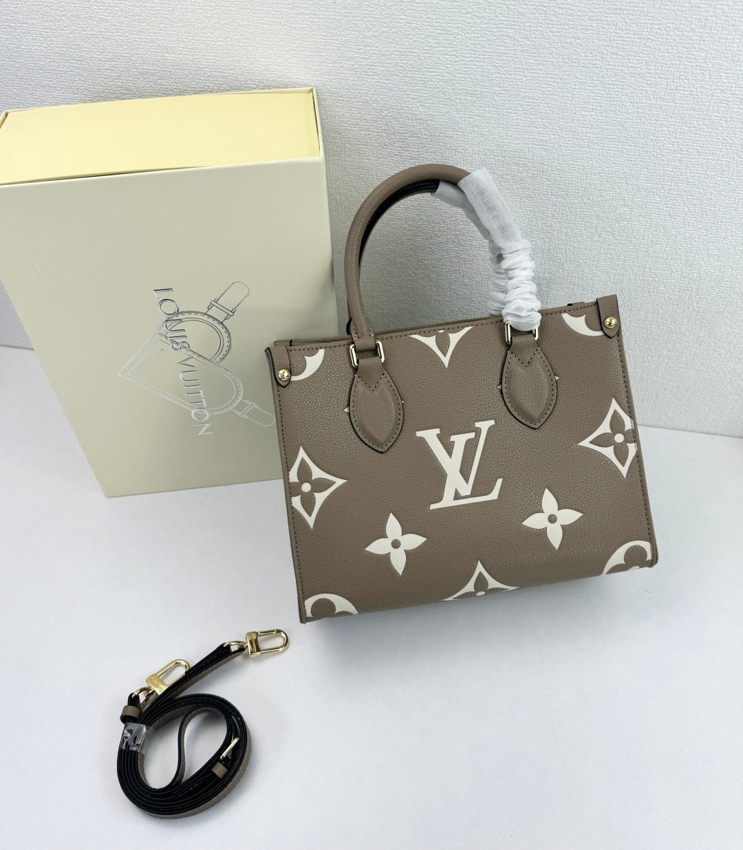 175RE8BDE Stylish leather bag