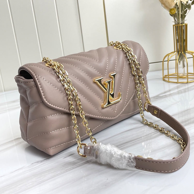 AE028BDE Stylish leather bag