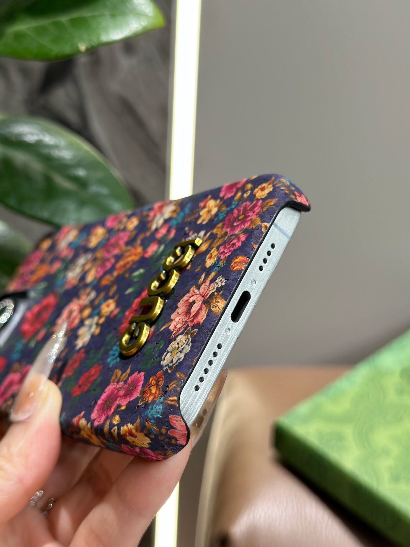 135RB195ADE Stylish Phone Case