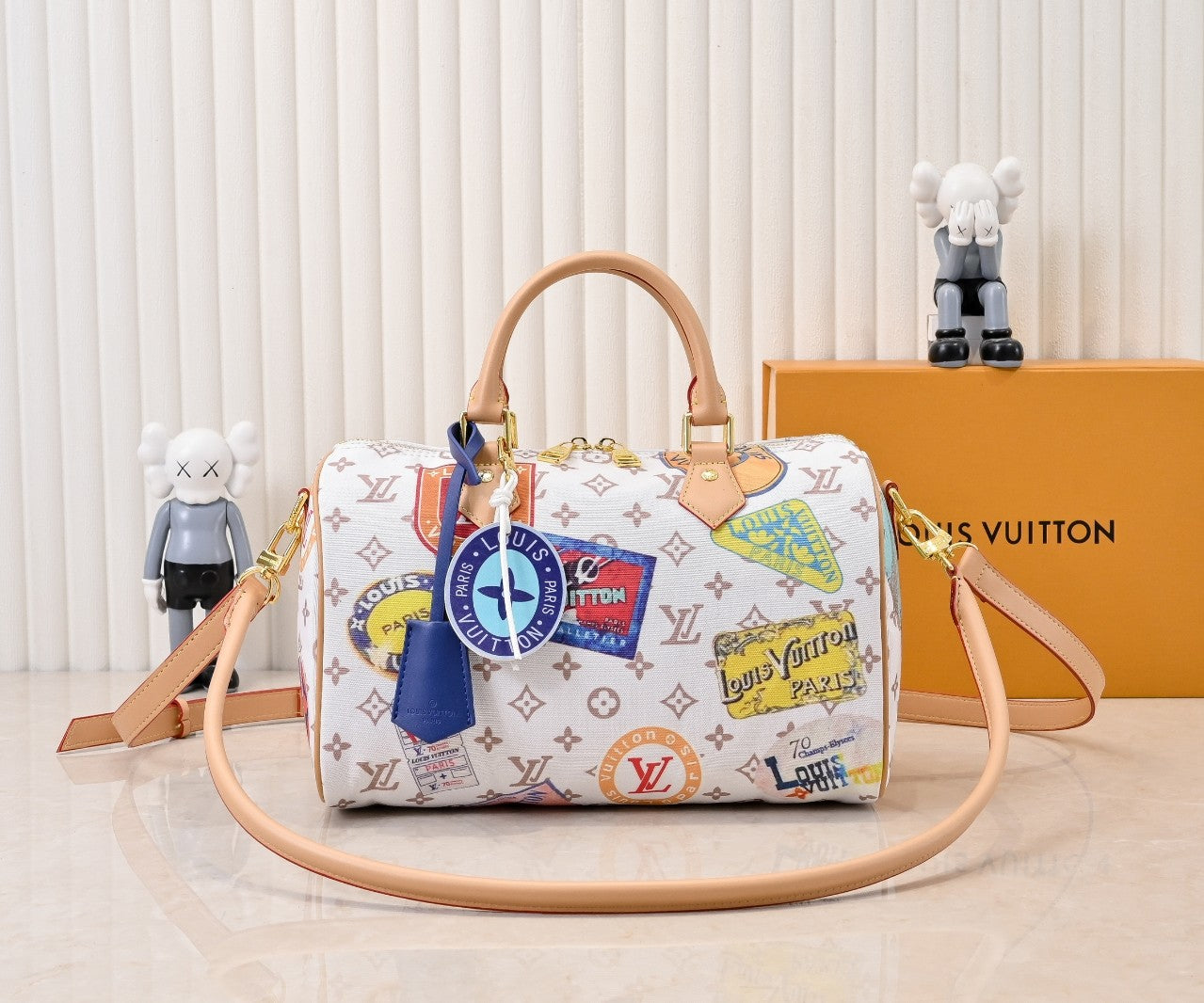 155NE21BDE Stylish Luggage bags