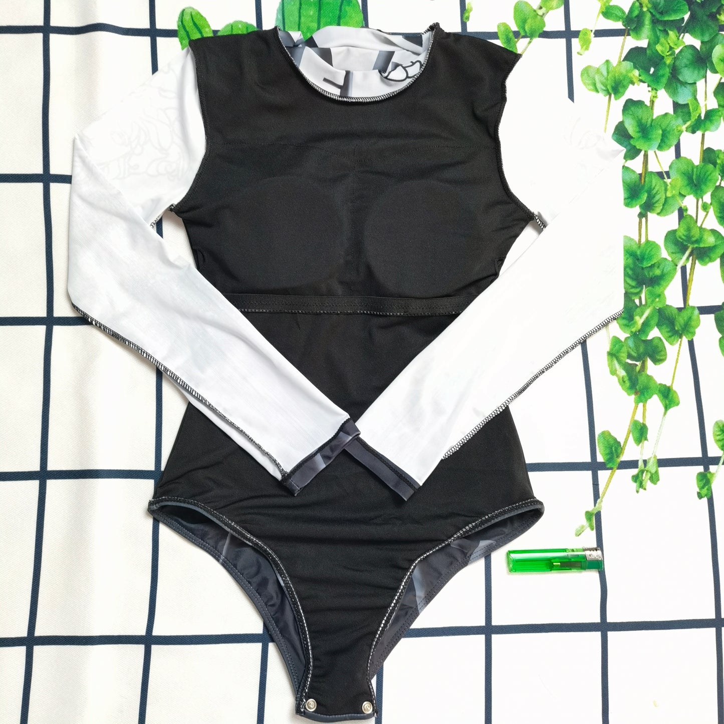 14V108YDE Stylish Long sleeve swimsuit