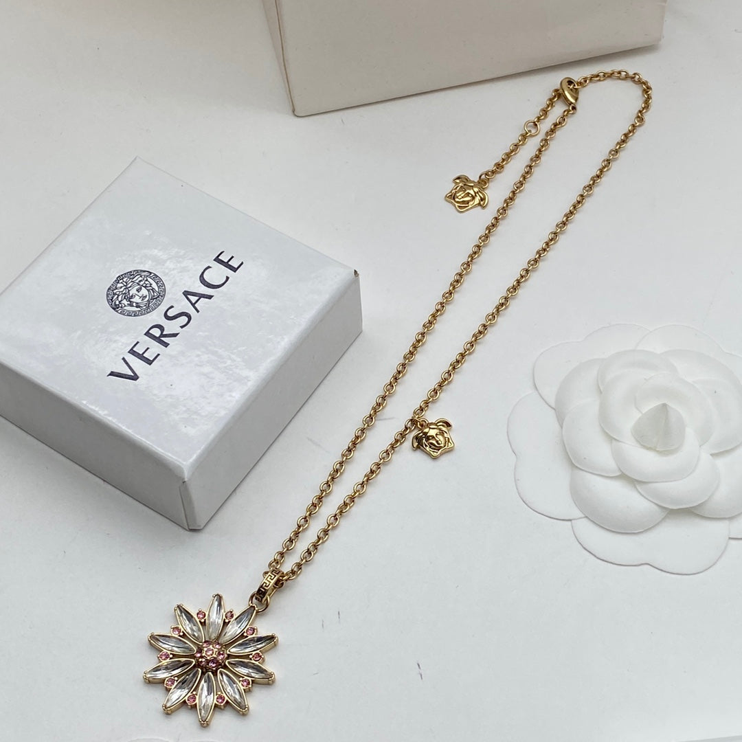 175RV68XDE Stylish Necklace