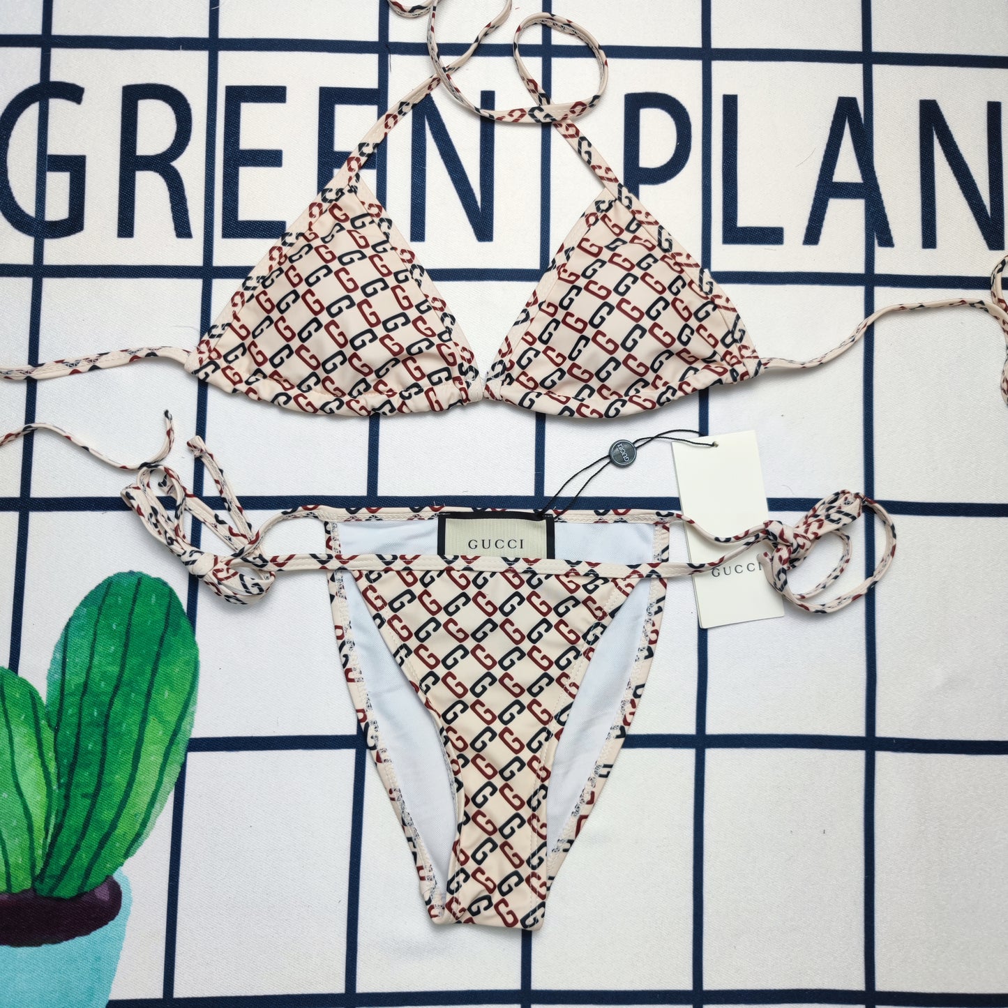 14B31YDE Stylish Bikini swimsuit