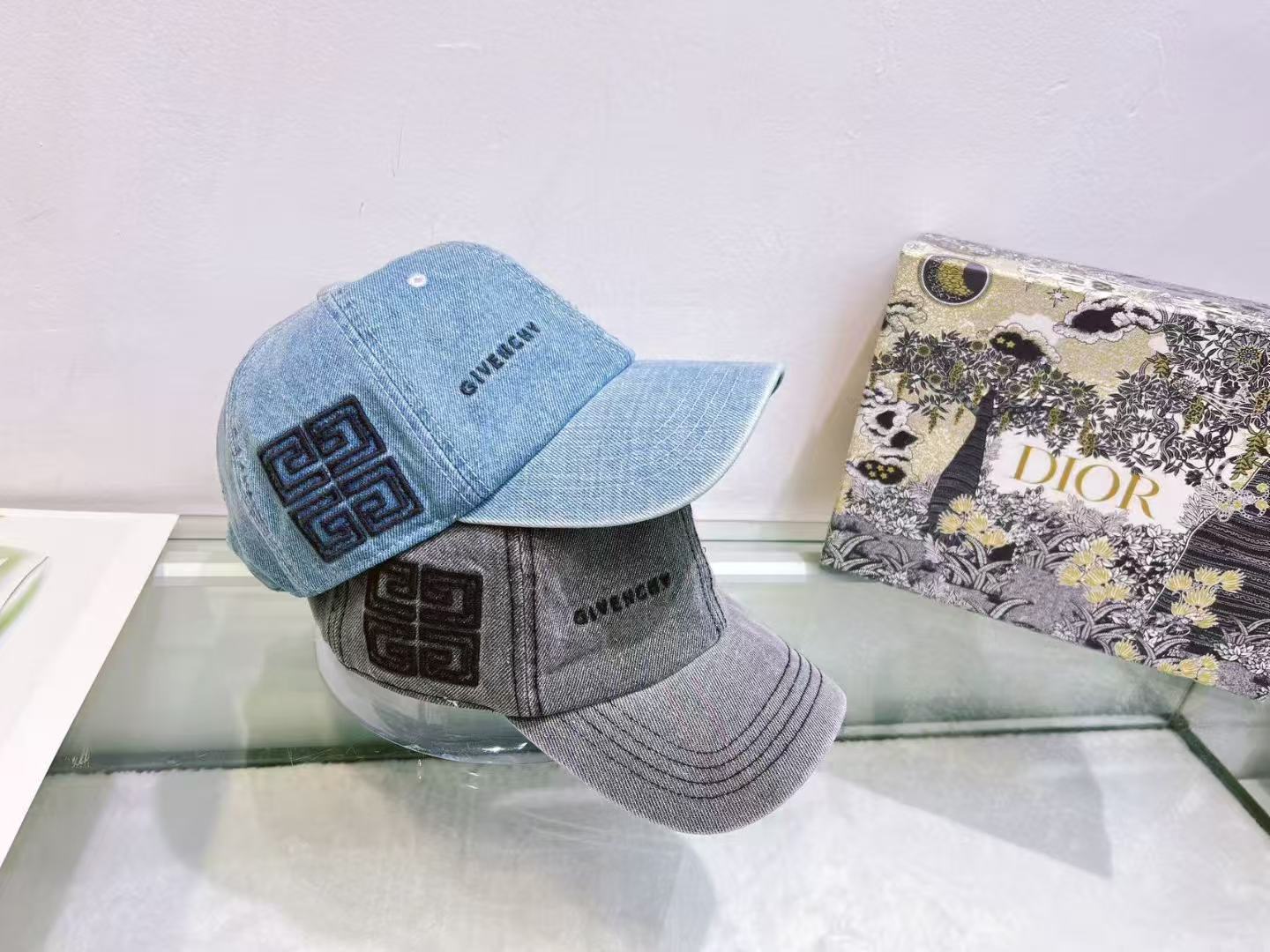 125ZGV508MDE Stylish hats