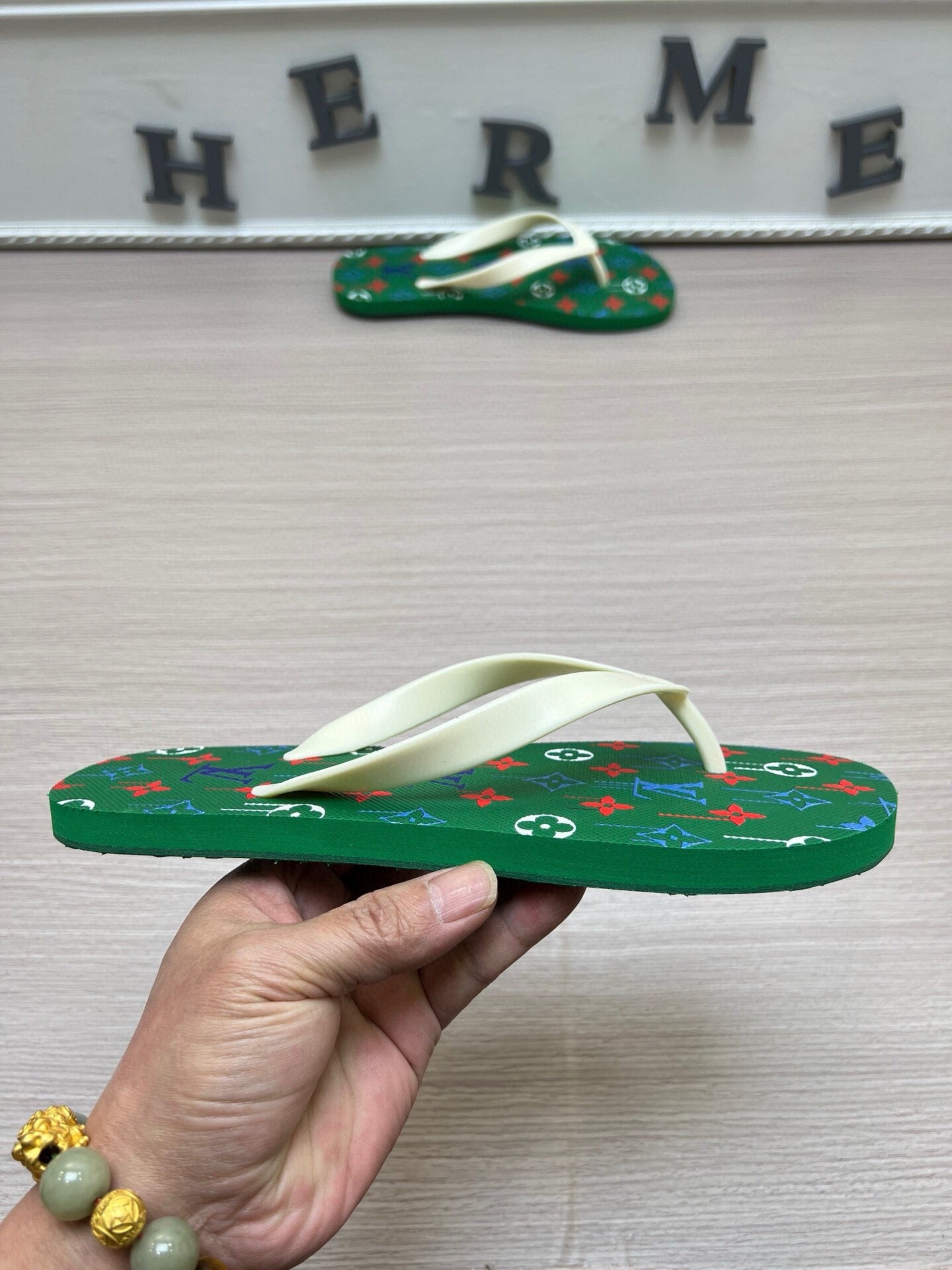 54E55ZDE Stylish slippers