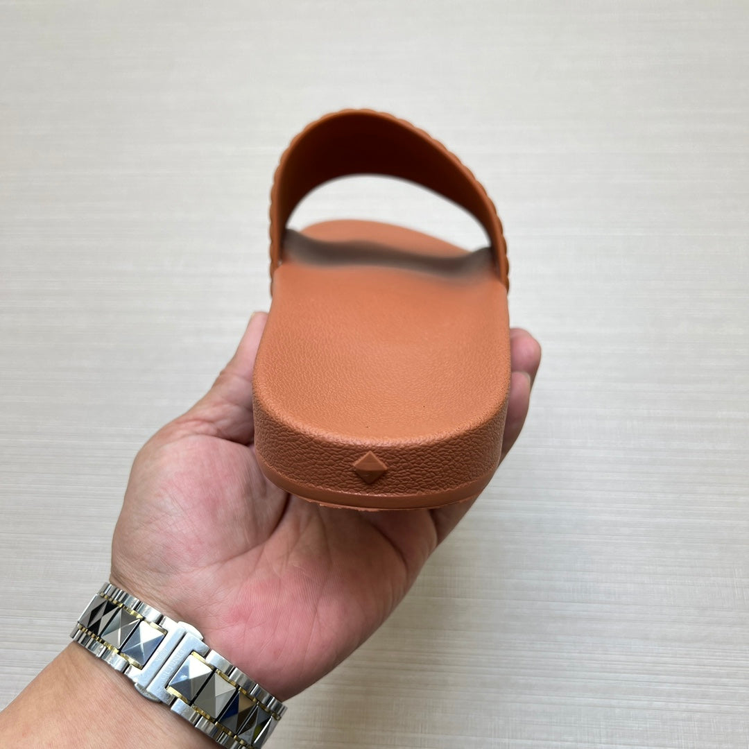 54M42ZDE Stylish slippers