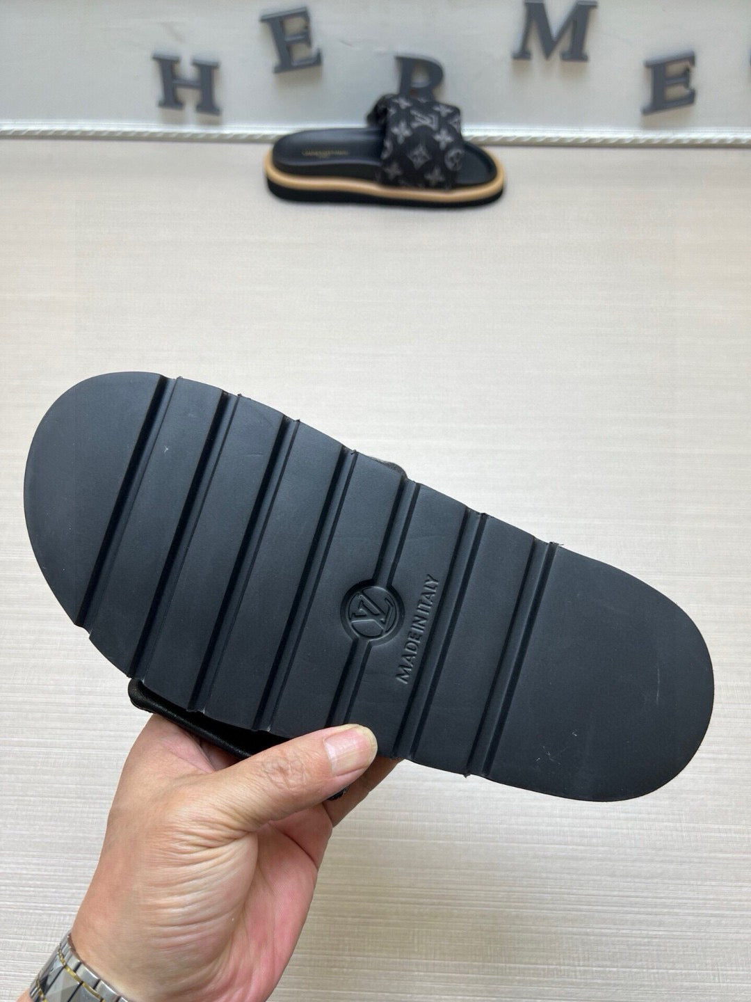 5QE8ZDE Stylish Slippers