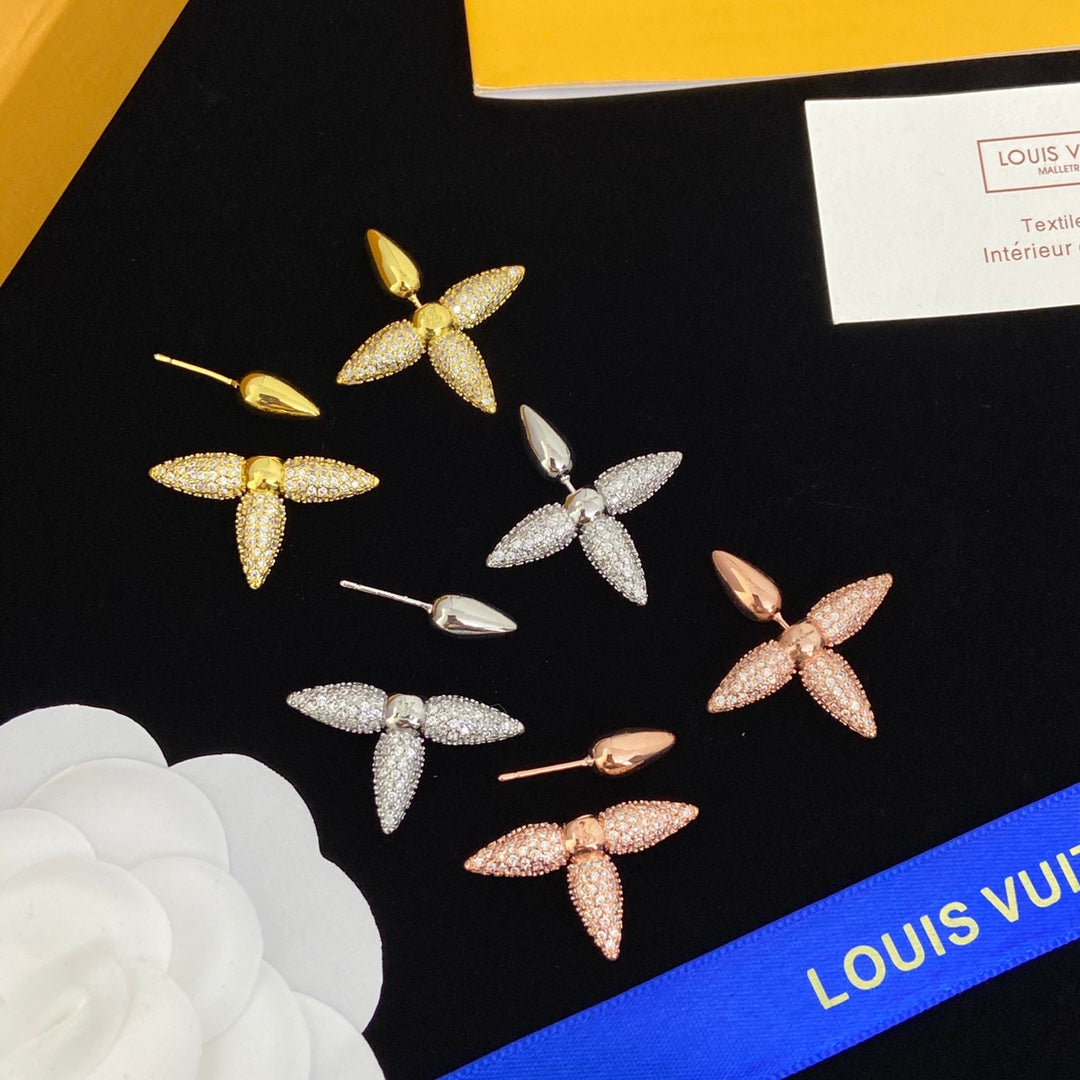 14E513EDE Stylish Earrings