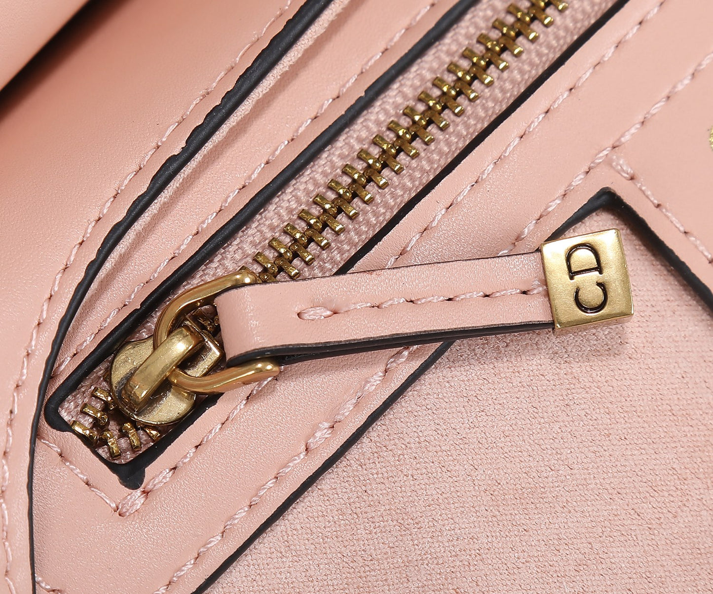 5D11BDE Stylish leather bag