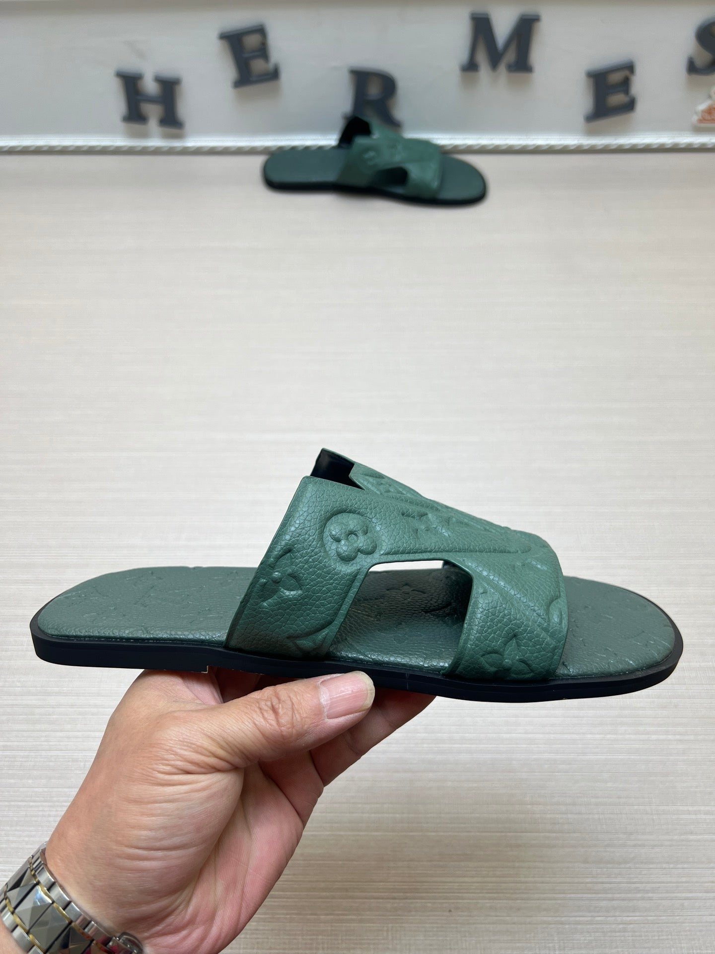 54E34ZDE Stylish slippers