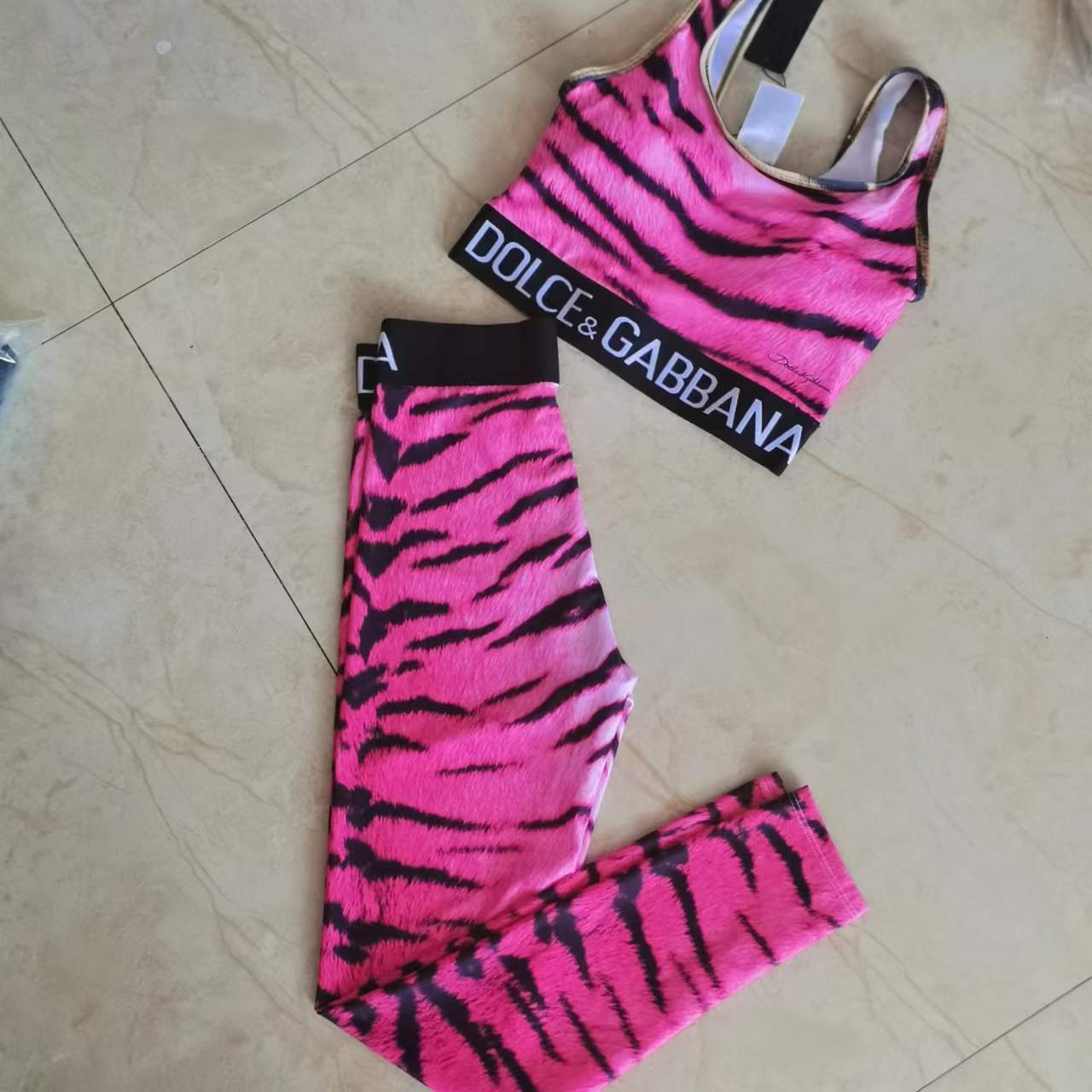 14A76YDE Stylish Long sleeve swimsuit