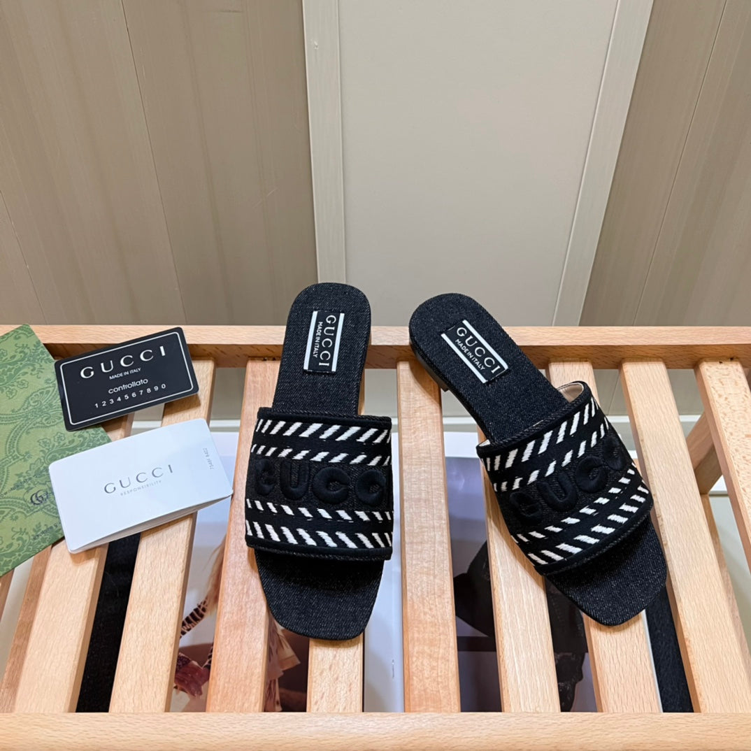 14B6ZDE Stylish Slippers